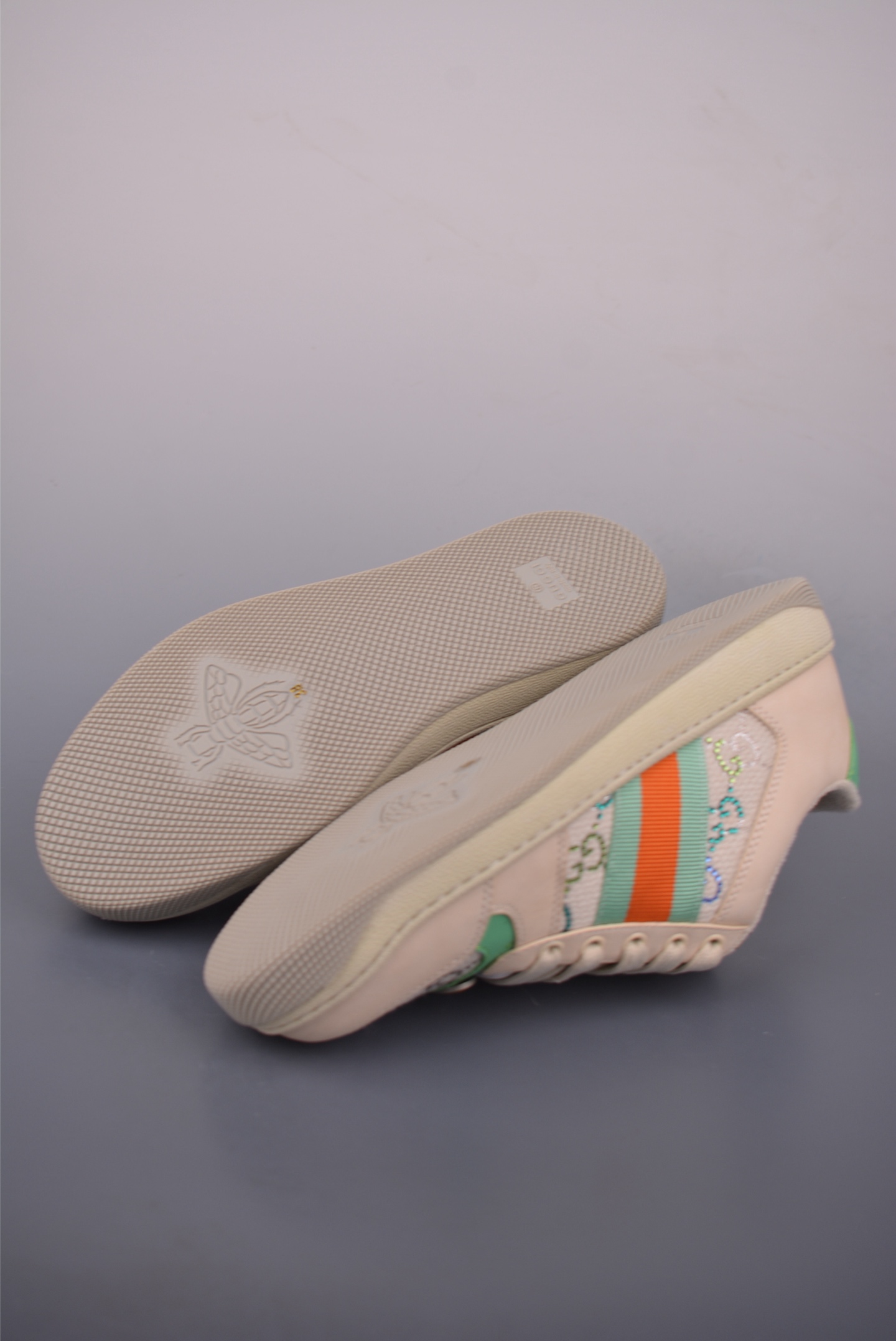 Gucci Screener Sneakers Ivory Leather Dirty Effect, Striped and Logo Detail 3 i1759277289596 5514 0 2