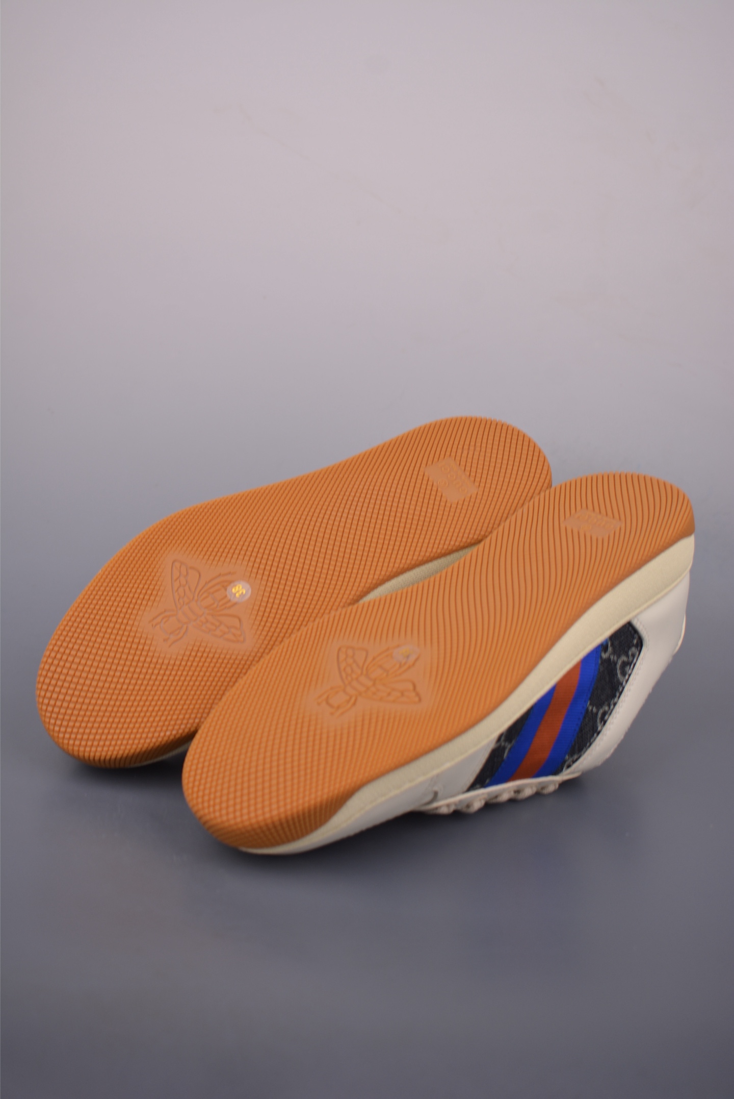 Gucci Screener Sneaker Dirty Effect Leather and Fabric GG 2936 3 i1759282172308 8864 0 2