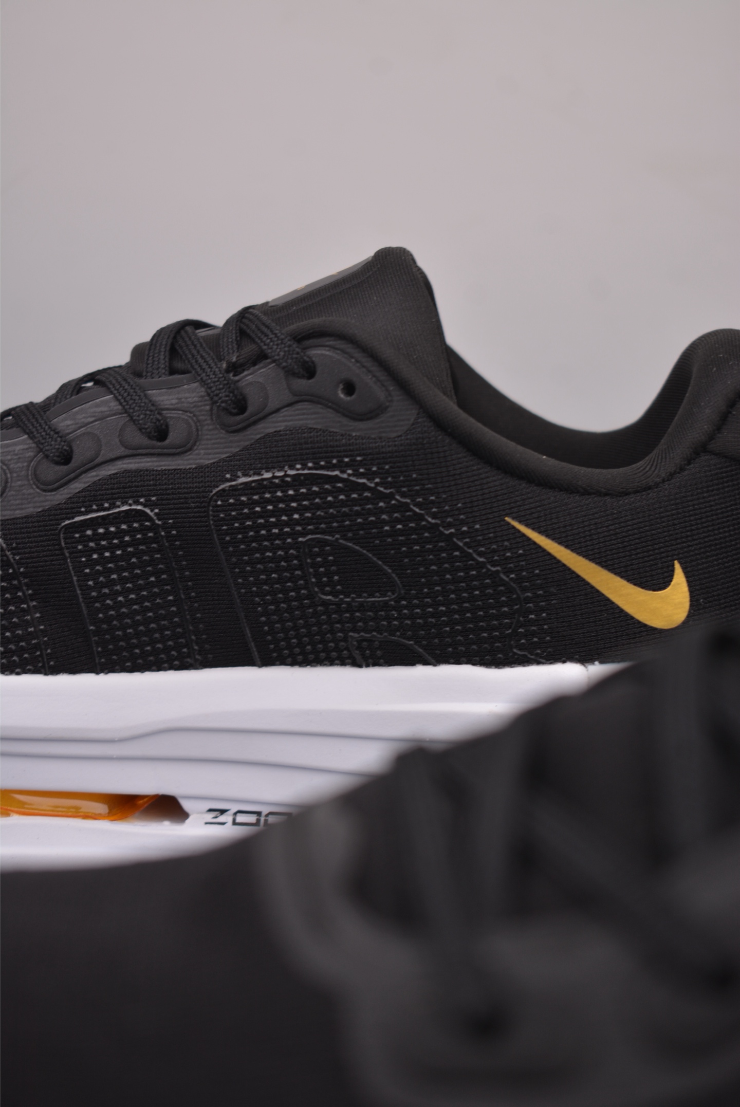 Nike Vomero Premium Air Cushion Running Shoes - Comfortable, Stylish, and Durable 8 i1759533948479 2436 0 7