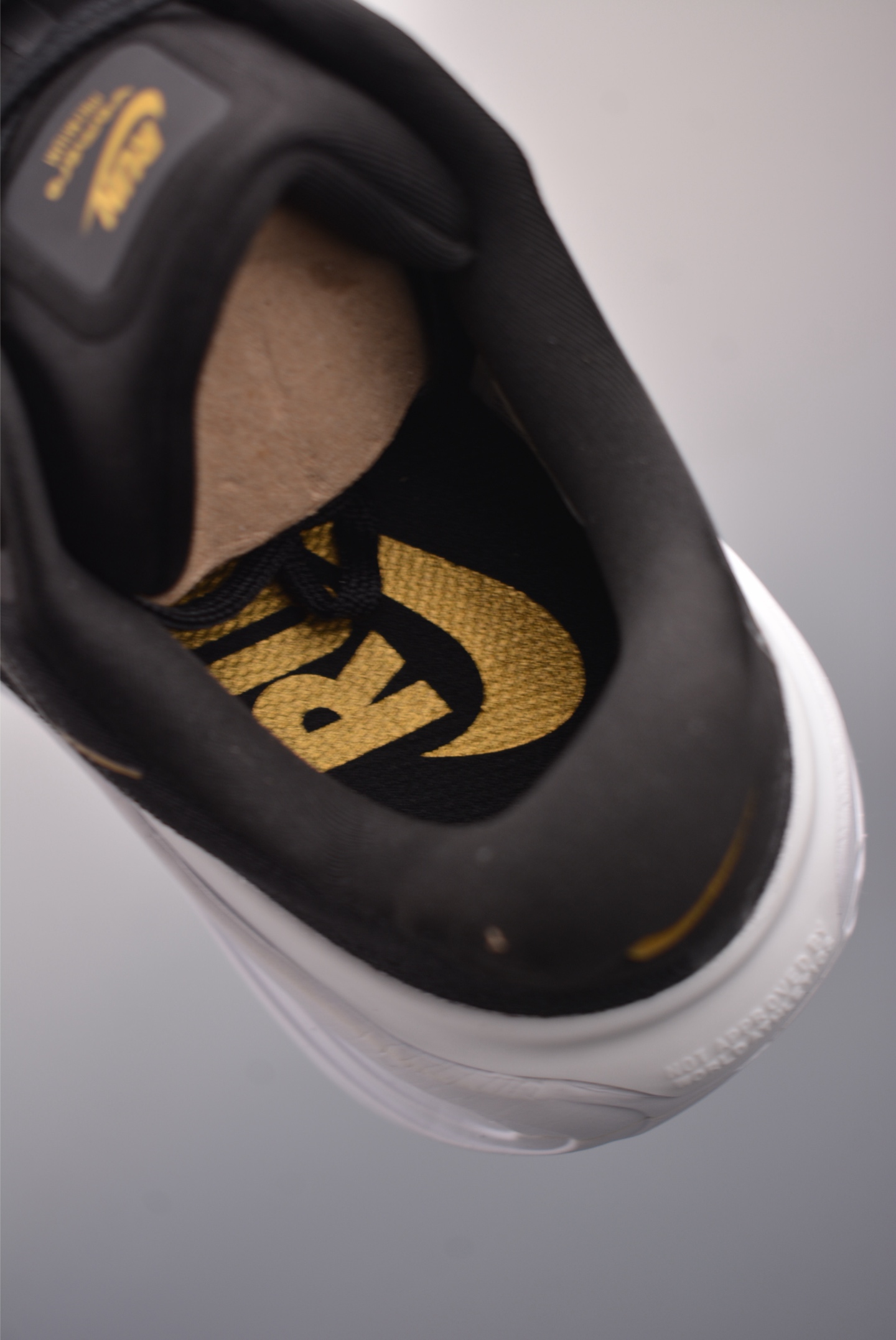 Nike Vomero Premium Air Cushion Running Shoes - Comfortable, Stylish, and Durable 9 i1759533951243 3555 0 8