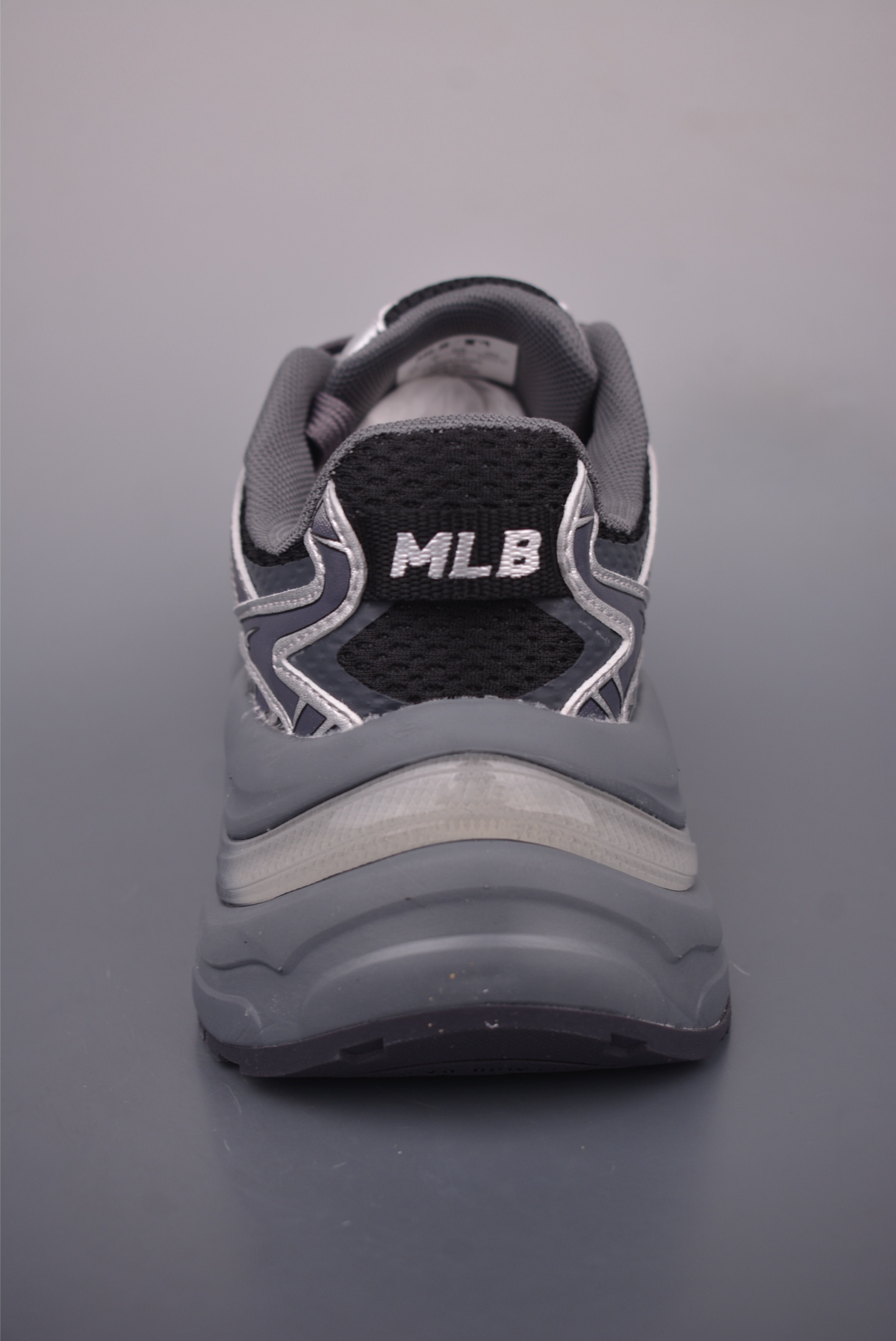 MLB Curve Runner Enamel New York Yankees Chunky Sneakers - Silver 4 i1759534445437 8338 0 3