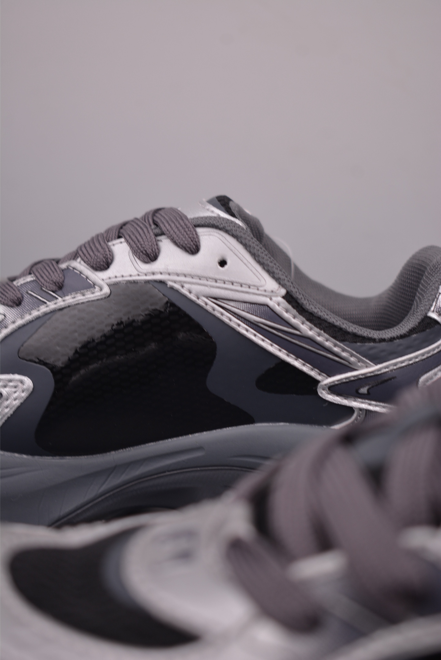 MLB Curve Runner Enamel New York Yankees Chunky Sneakers - Silver 8 i1759534445442 8960 0 7