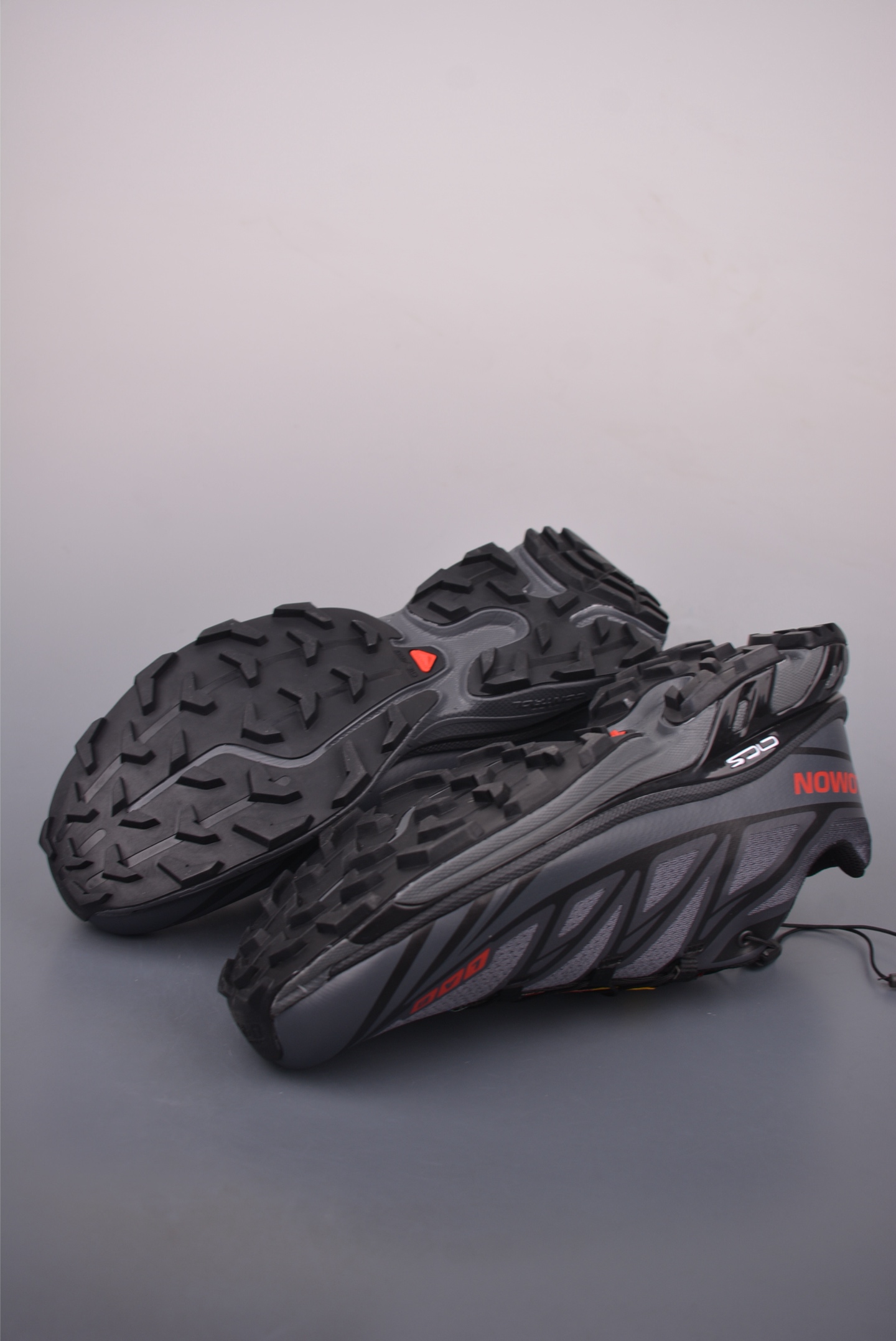 Salomon XT-6 Retro Outdoor Trail Running Shoes - Durable, Stylish & Functional 4 i1759534743470 7607 0 2