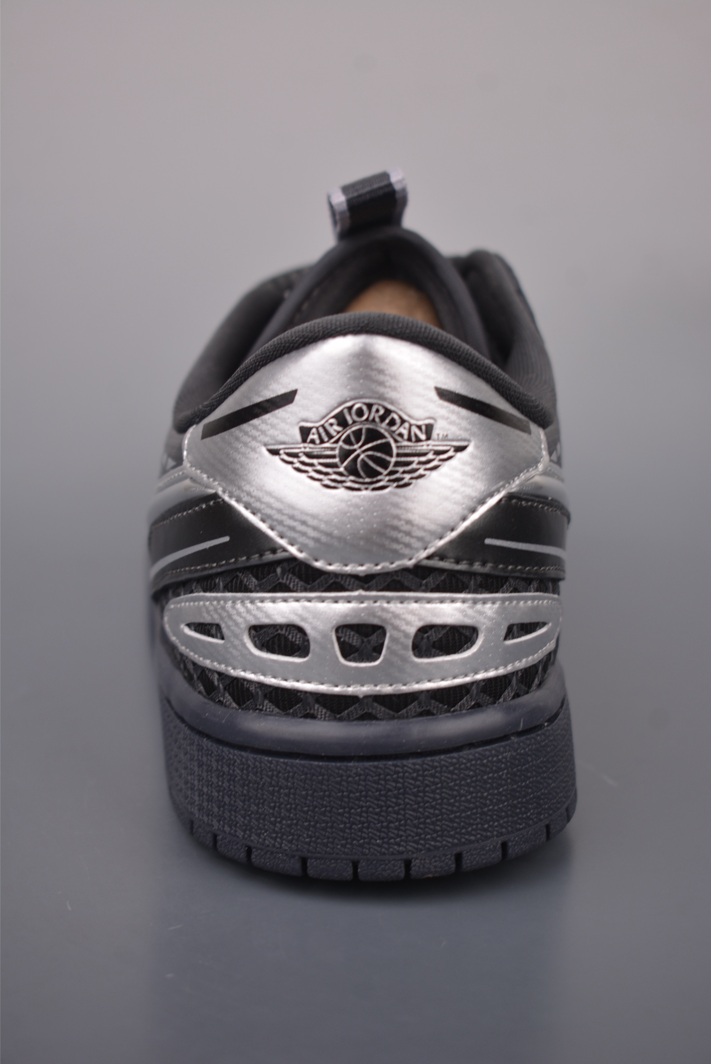 200 Air Jordan 1 Low 灰黑银 AJ1乔1低帮休闲板鞋 H02186-081-Chinese UA Cheap High Quatity Brand Clothes Bags handbags Sneakers wholesale wholesaler seller from China Factory suppliers Fashion Clothing Shoes best Quality Beautiful Price 200 Air Jordan 1 Low 灰黑银 AJ1乔1低帮休闲板鞋 H02186-081