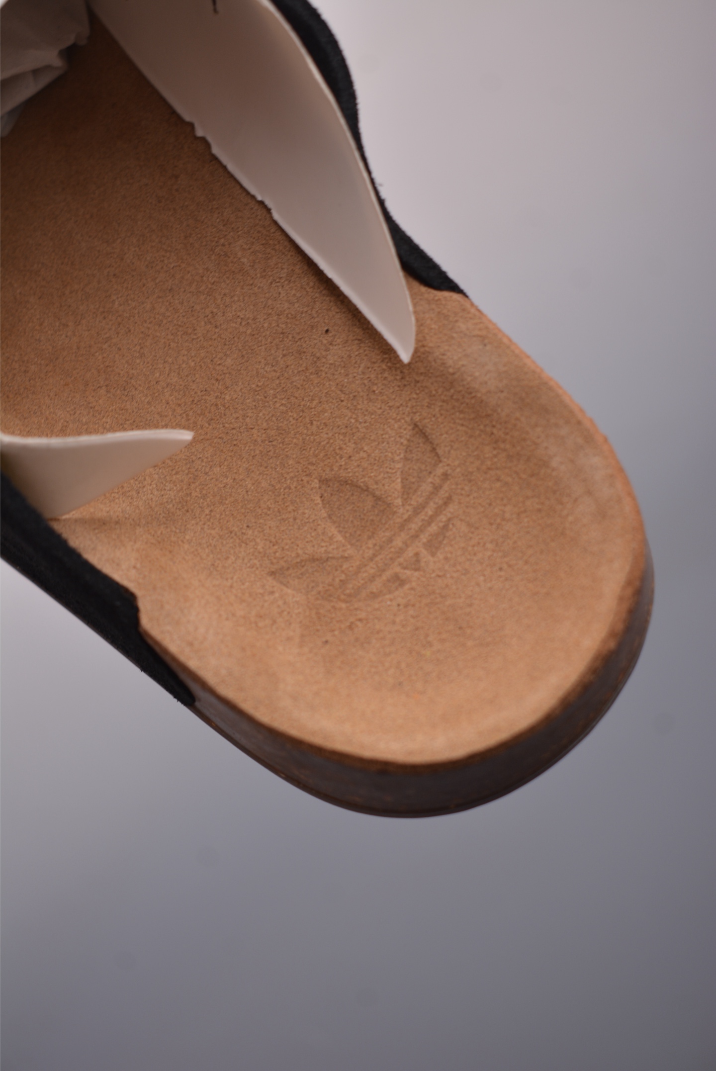 180 adidas originals Adimule 勃肯系 防磨防滑包头拖鞋 懒人福音就是阿迪的穆勒鞋 JQ4367-Chinese UA Cheap High Quatity Brand Clothes Bags handbags Sneakers wholesale wholesaler seller from China Factory suppliers Fashion Clothing Shoes best Quality Beautiful Price 180 adidas originals Adimule 勃肯系 防磨防滑包头拖鞋 懒人福音就是阿迪的穆勒鞋 JQ4367