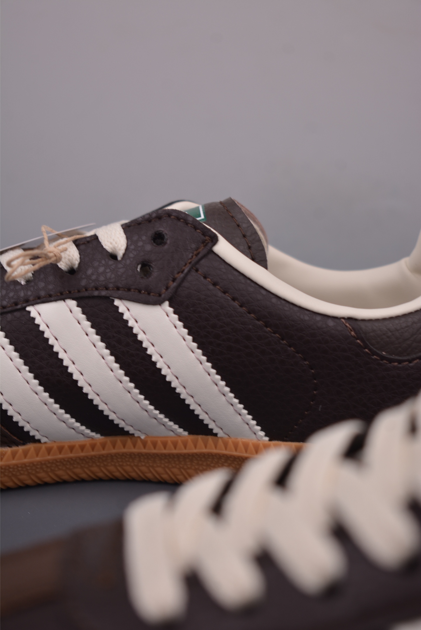 140 Adidas三叶草SAMBA W 休闲板鞋 JR0891