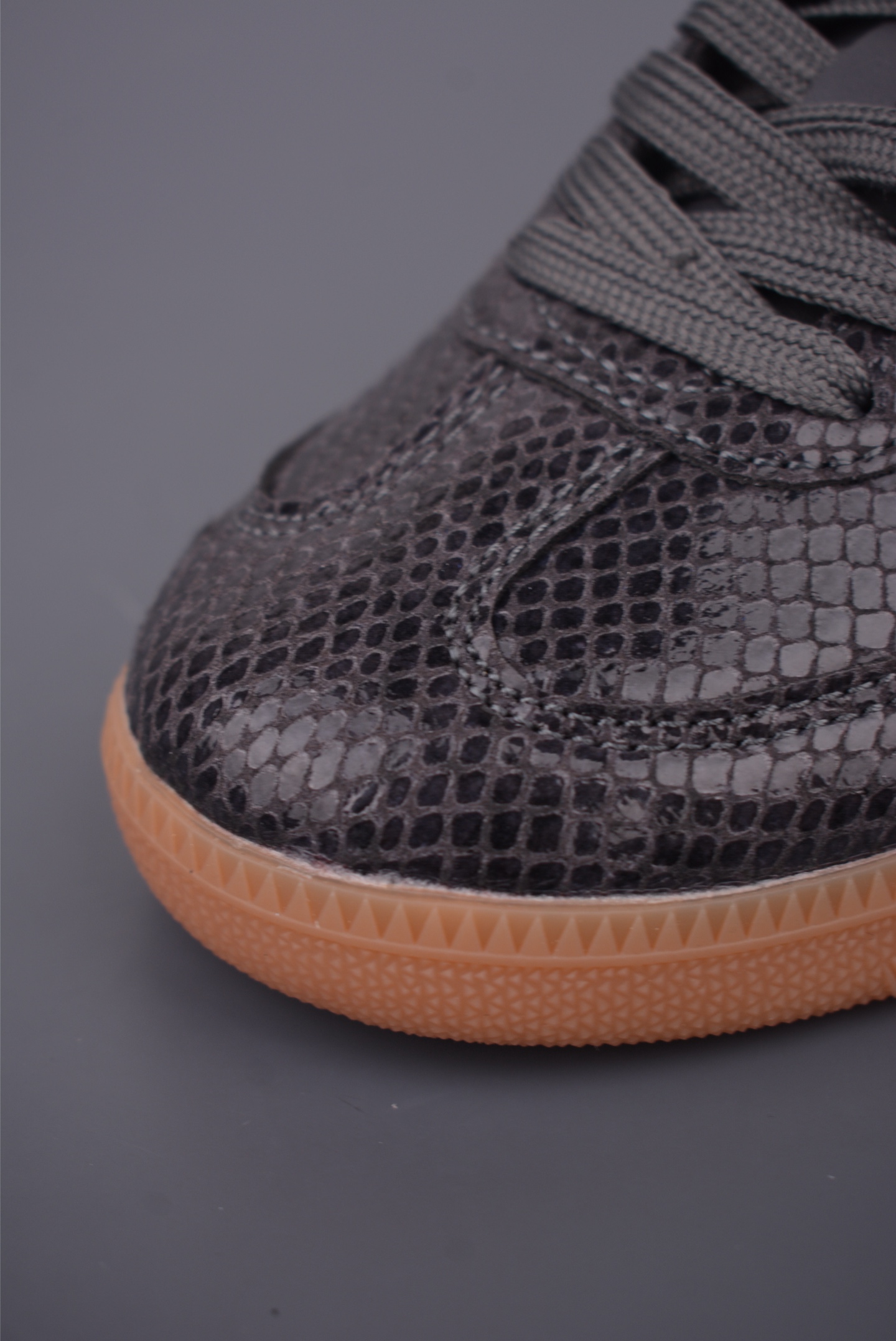 140 Adidas三叶草SAMBA W 休闲板鞋 JQ3532