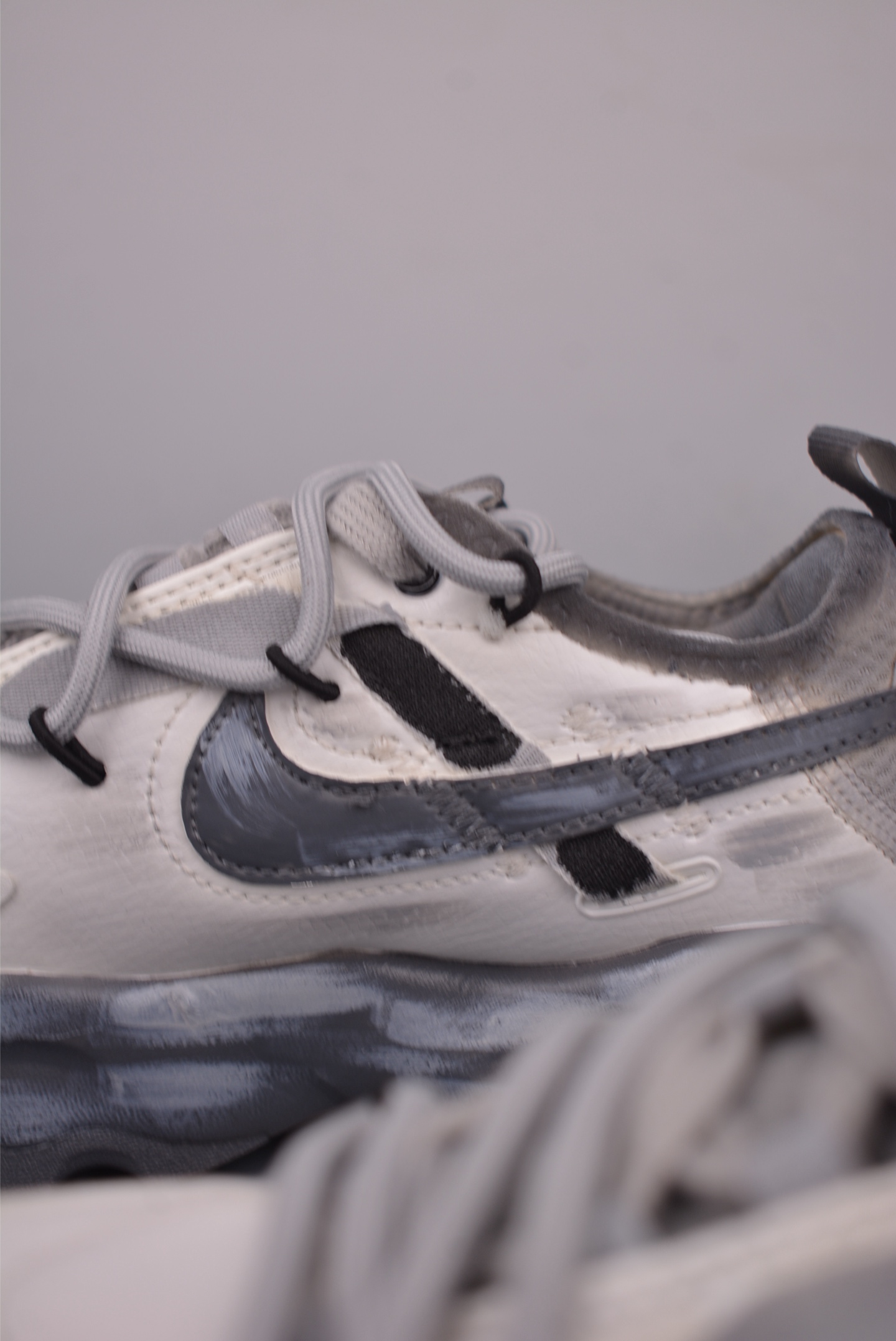 W NIKE TC 7900 手工定制 注入非凡时尚气息 塑就高雅外观 耐穿合成材质搭配柔软丝绒 DD9682-100 W NIKE TC 7900 手工定制 注入非凡时尚气息 塑就高雅外观 耐穿合成材质搭配柔软丝绒 DD9682-100