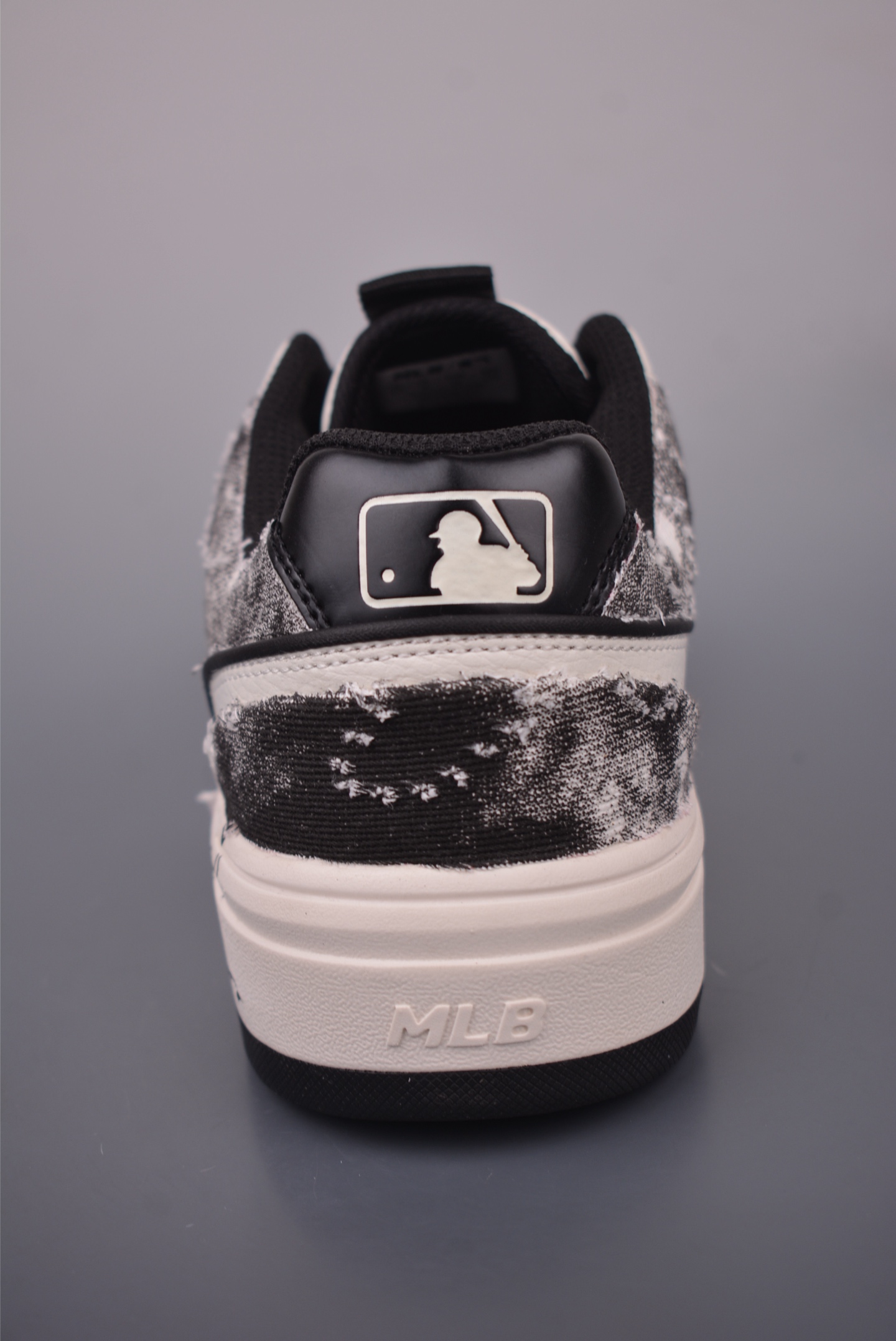 300 MLB NY 印花网红老爹鞋 涂鸦恶作剧 3ASXCA12N