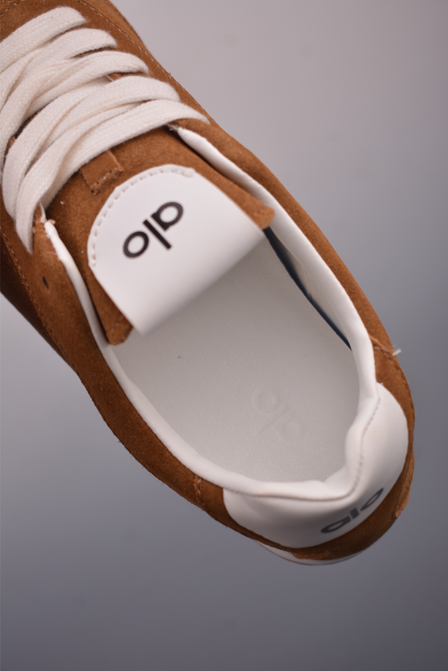 200 ALO SUNSET SNEAKER 休闲城市通勤训练跑步鞋 A0891U-Chinese UA Cheap High Quatity Brand Clothes Bags handbags Sneakers wholesale wholesaler seller from China Factory suppliers Fashion Clothing Shoes best Quality Beautiful Price 200 ALO SUNSET SNEAKER 休闲城市通勤训练跑步鞋 A0891U