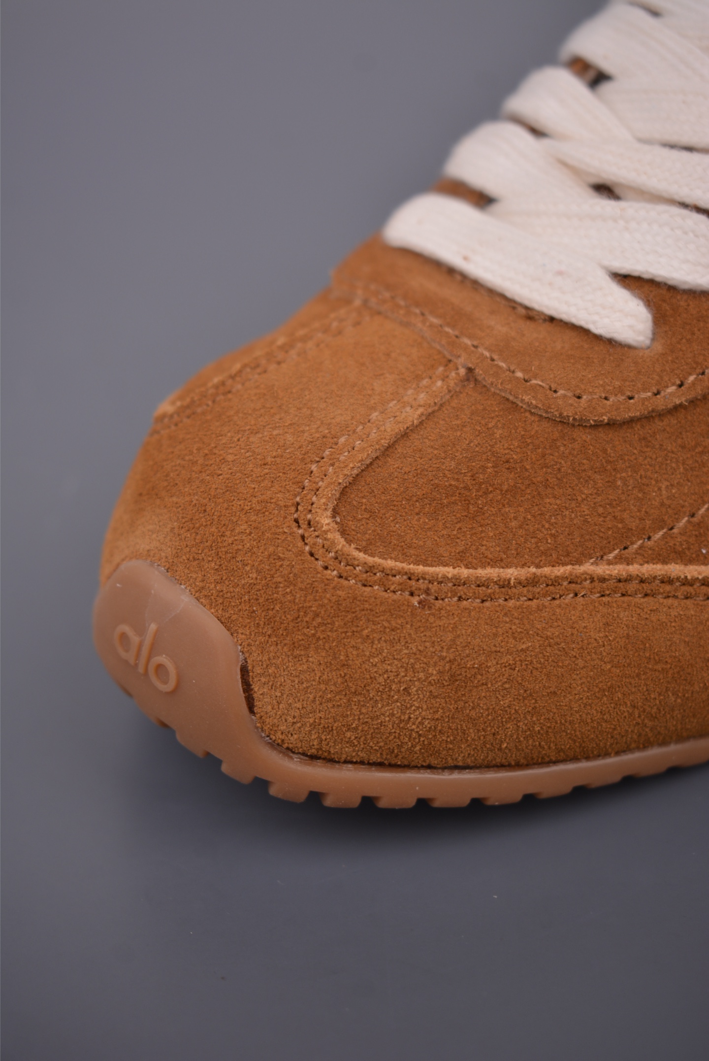 200 ALO SUNSET SNEAKER 休闲城市通勤训练跑步鞋 A0891U-Chinese UA Cheap High Quatity Brand Clothes Bags handbags Sneakers wholesale wholesaler seller from China Factory suppliers Fashion Clothing Shoes best Quality Beautiful Price 200 ALO SUNSET SNEAKER 休闲城市通勤训练跑步鞋 A0891U