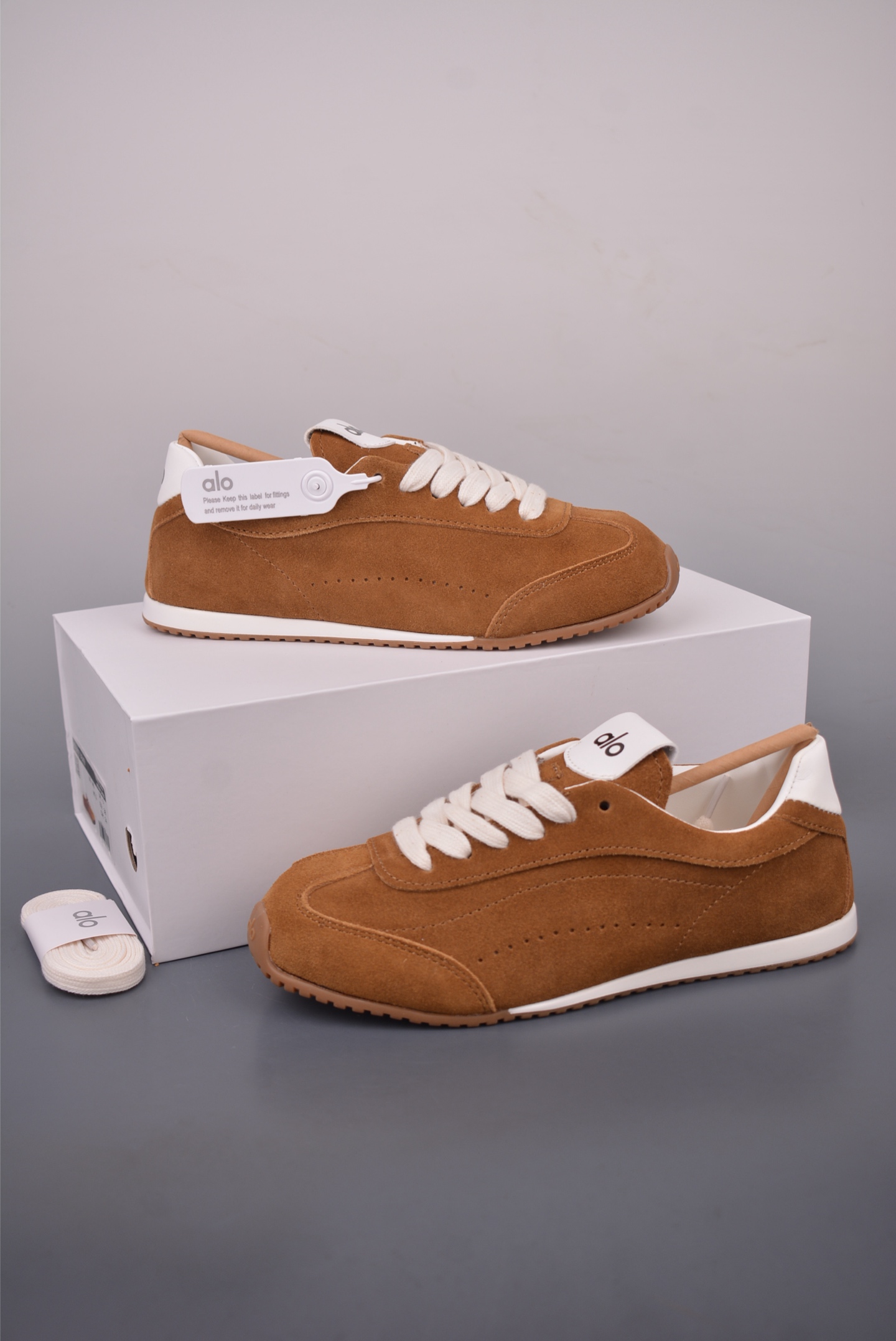 200 ALO SUNSET SNEAKER 休闲城市通勤训练跑步鞋 A0891U-Chinese UA Cheap High Quatity Brand Clothes Bags handbags Sneakers wholesale wholesaler seller from China Factory suppliers Fashion Clothing Shoes best Quality Beautiful Price 200 ALO SUNSET SNEAKER 休闲城市通勤训练跑步鞋 A0891U