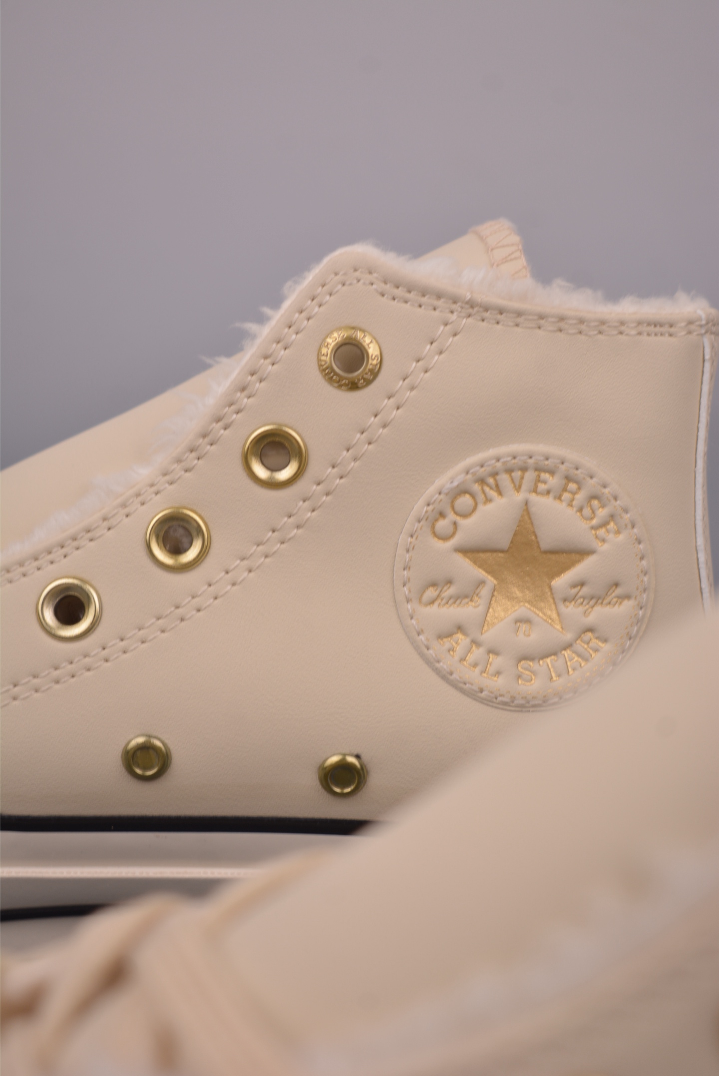 Converse Chuck 1970s Winter High Top Sneakers with Faux Fur Lining 8 i1759622221761 3126 0 7