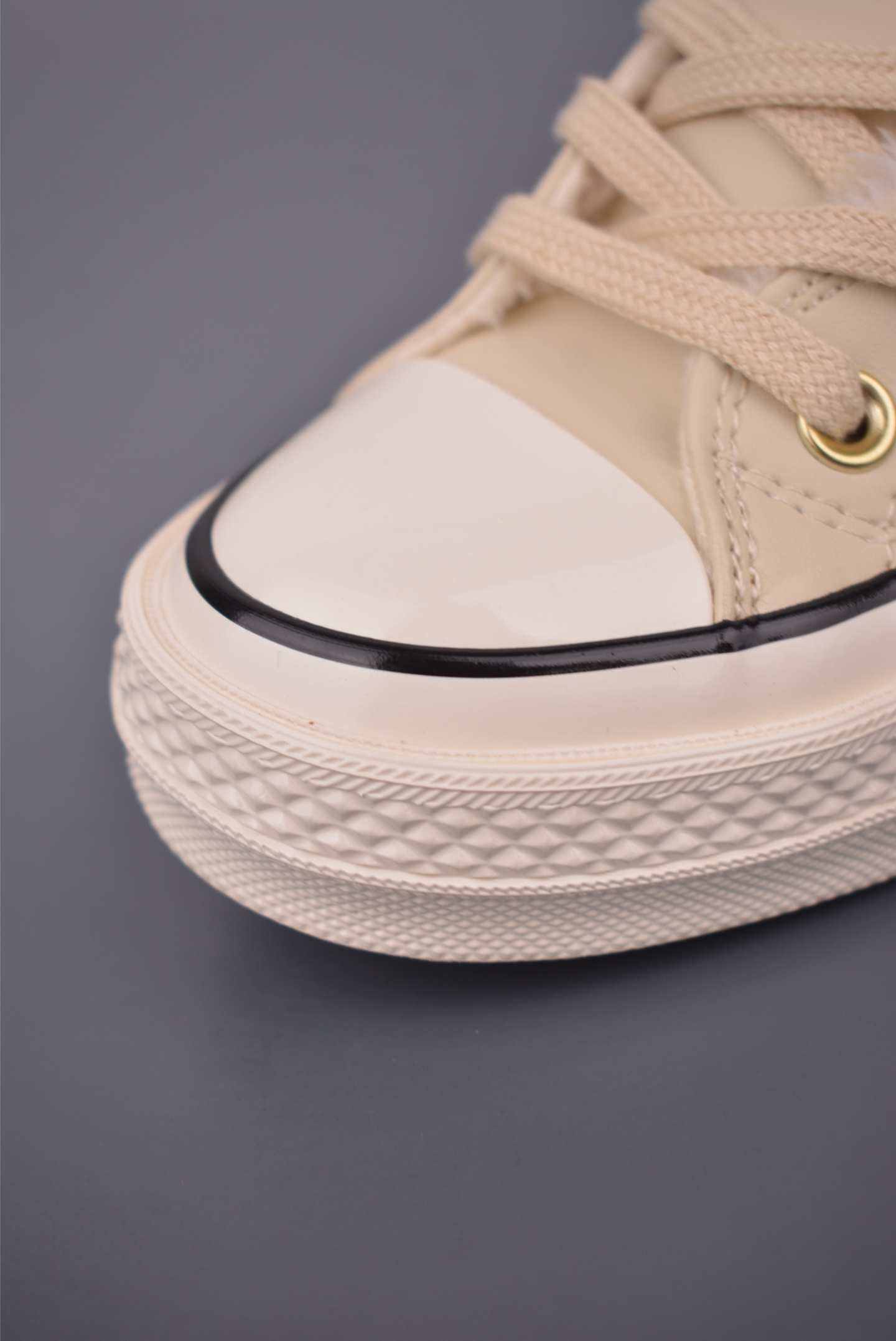 Converse Chuck 1970s Winter High Top Sneakers with Faux Fur Lining 6 i1759622223897 6658 0 5