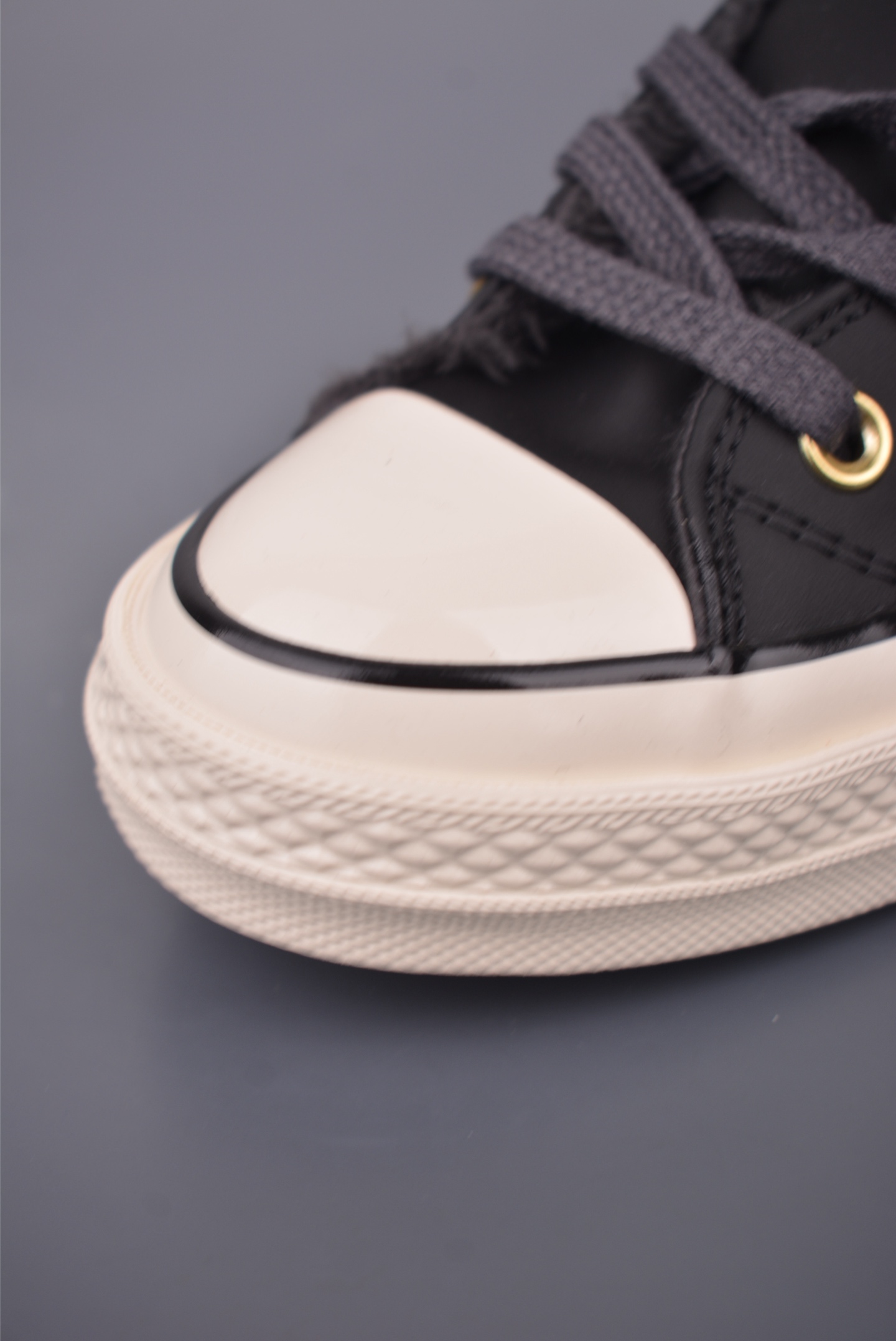 Converse Chuck 1970s Leather Fur-Lined High-Top Sneakers - Gold Accents 7 i1759622244541 8855 0 5