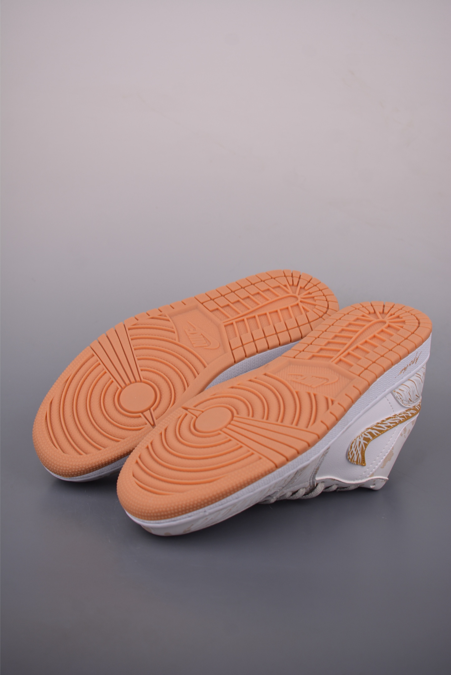 Air Jordan 1 Low 'Frost Leaf Gilt' Basketball Shoes - Official Color Matching 3 i1759622882819 7384 0 2