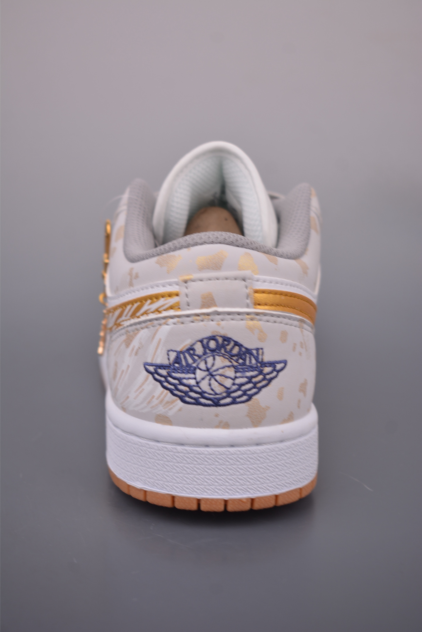Air Jordan 1 Low 'Frost Leaf Gilt' Basketball Shoes - Official Color Matching 4 i1759622882897 8716 0 3