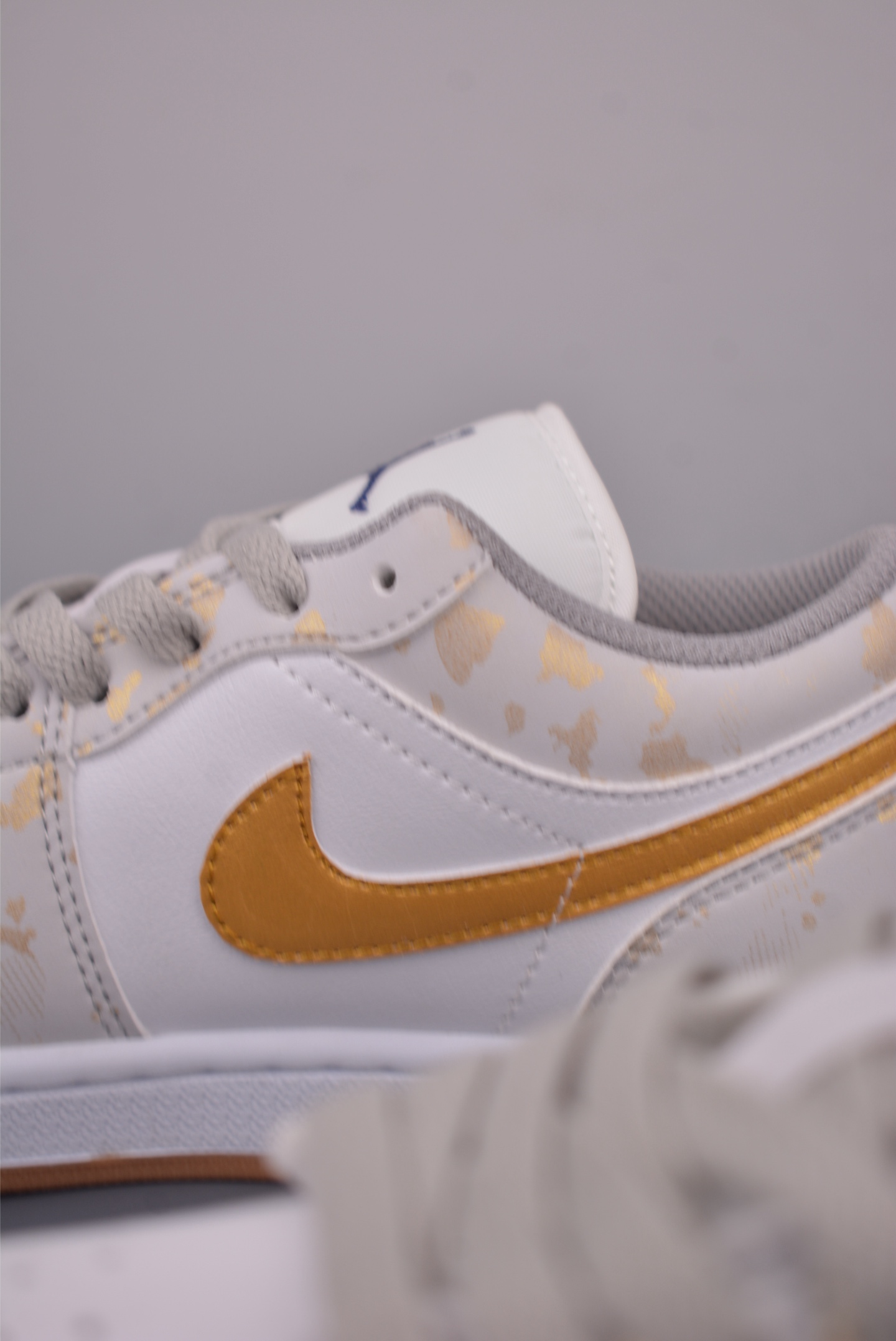 Air Jordan 1 Low 'Frost Leaf Gilt' Basketball Shoes - Official Color Matching 8 i1759622885143 5903 0 7
