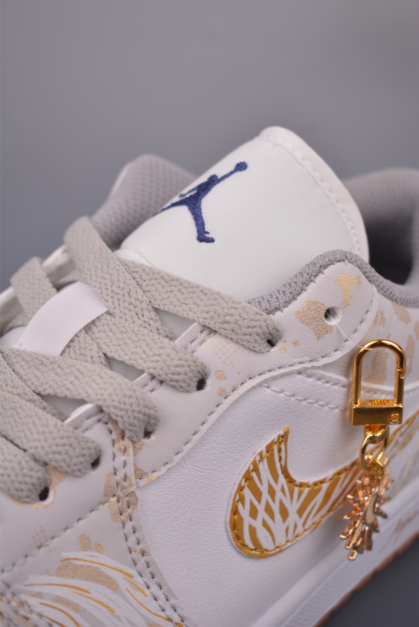 Air Jordan 1 Low 'Frost Leaf Gilt' Basketball Shoes - Official Color Matching 7 i1759622885144 9168 0 6
