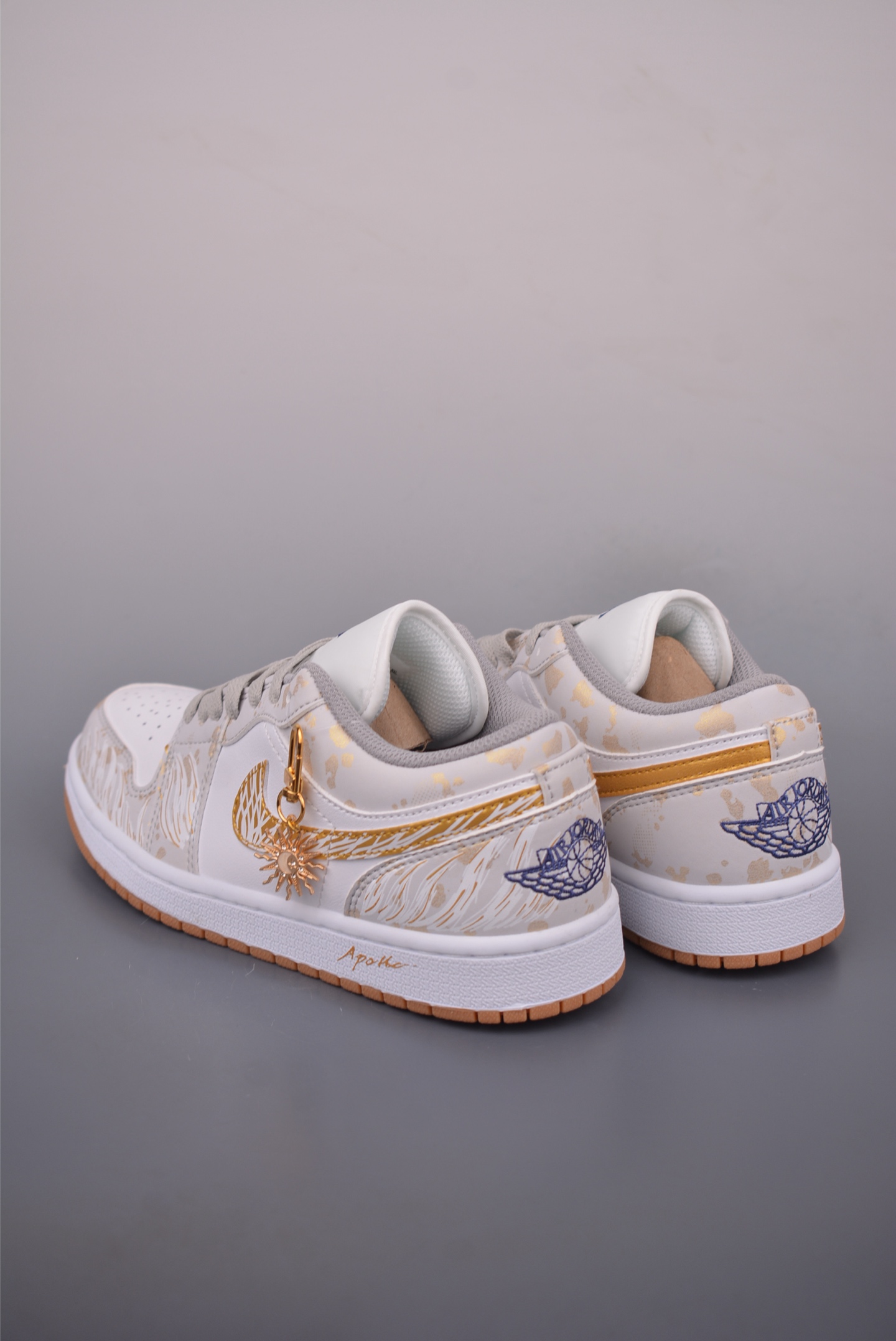 Air Jordan 1 Low 'Frost Leaf Gilt' Basketball Shoes - Official Color Matching 2 i1759622885152 9892 0 1