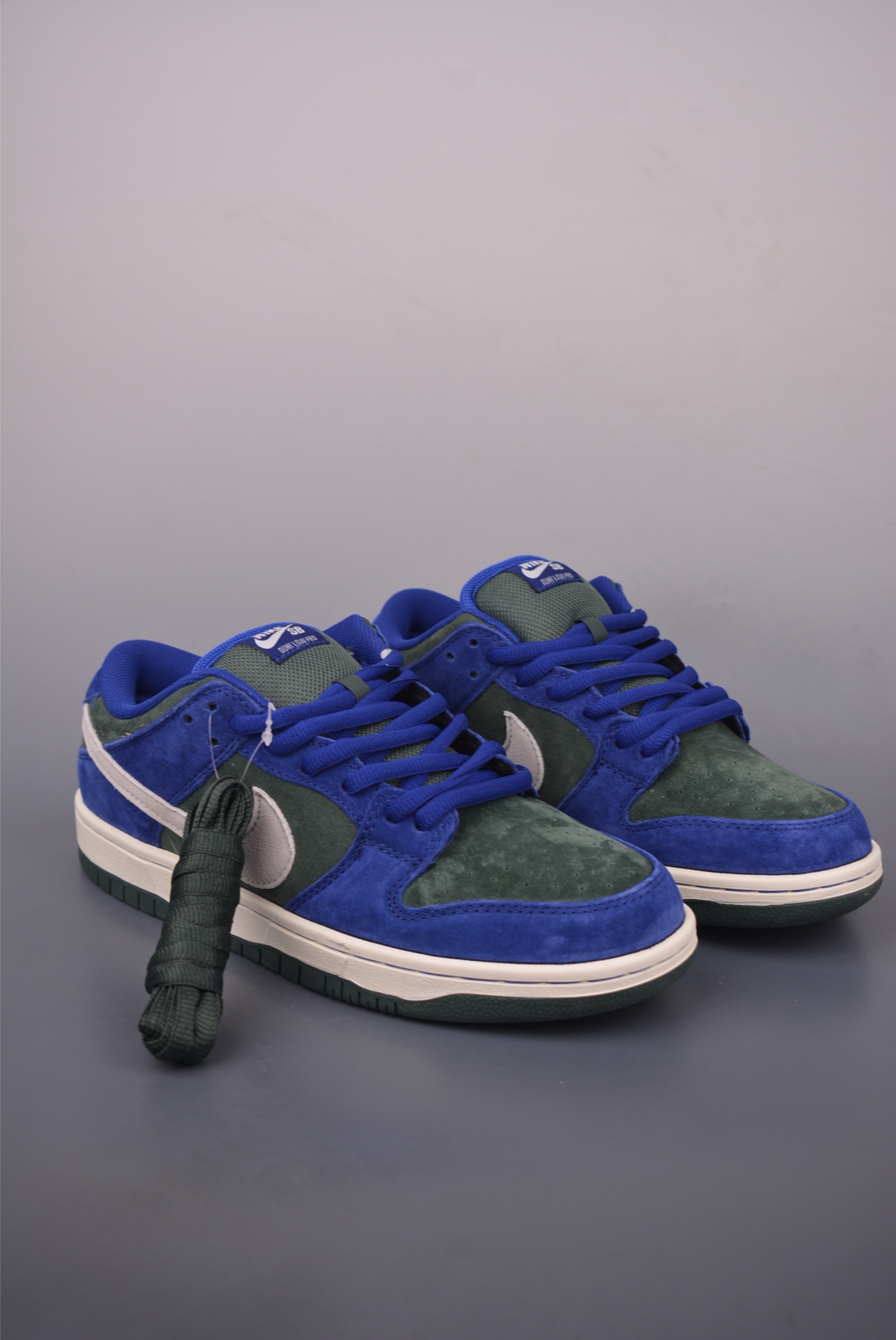Nike SB Dunk Low Blue/Green Comfort Sneakers HF3704
