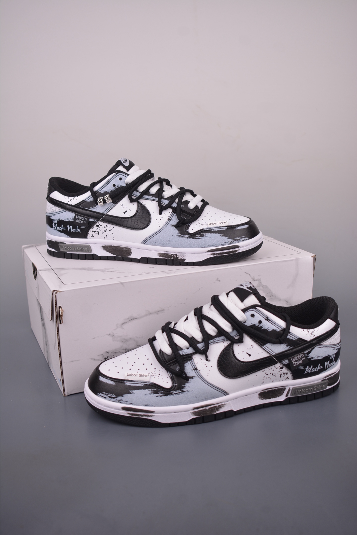 Nike SB Dunk Low Unicorn Shine Sneakers Deconstructed Lace-Up 5 i1759623192693 2396 0 4
