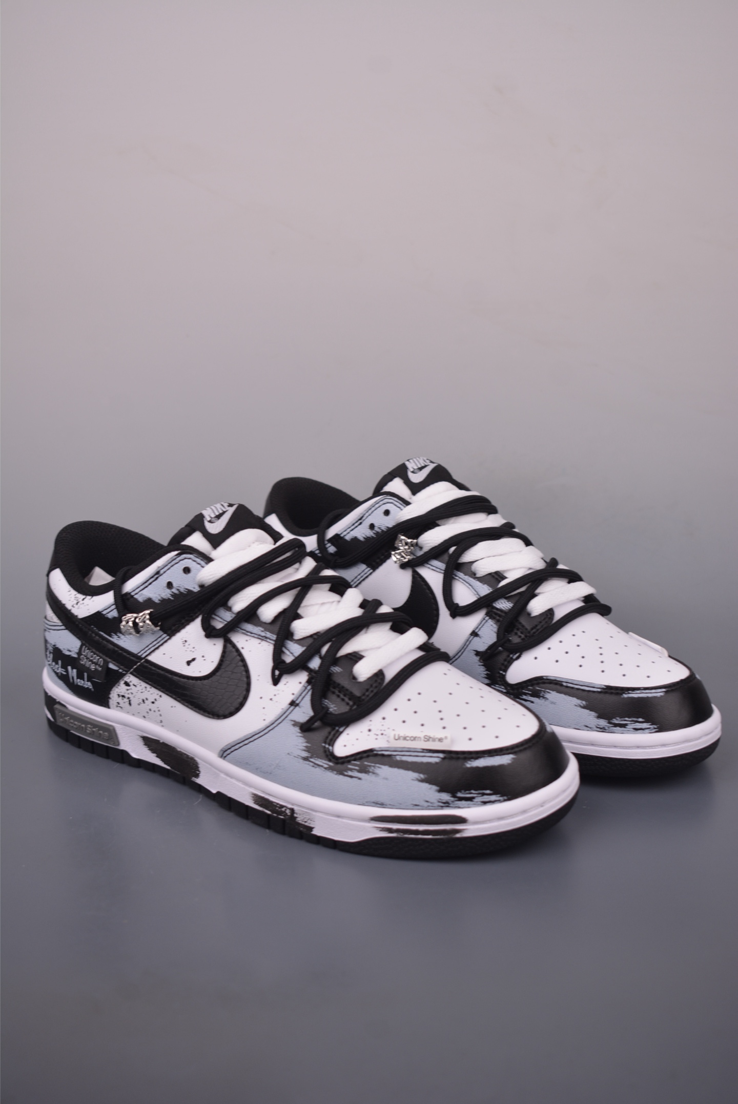 Nike SB Dunk Low Unicorn Shine Sneakers Deconstructed Lace-Up 1 i1759623194905 9915 0 0