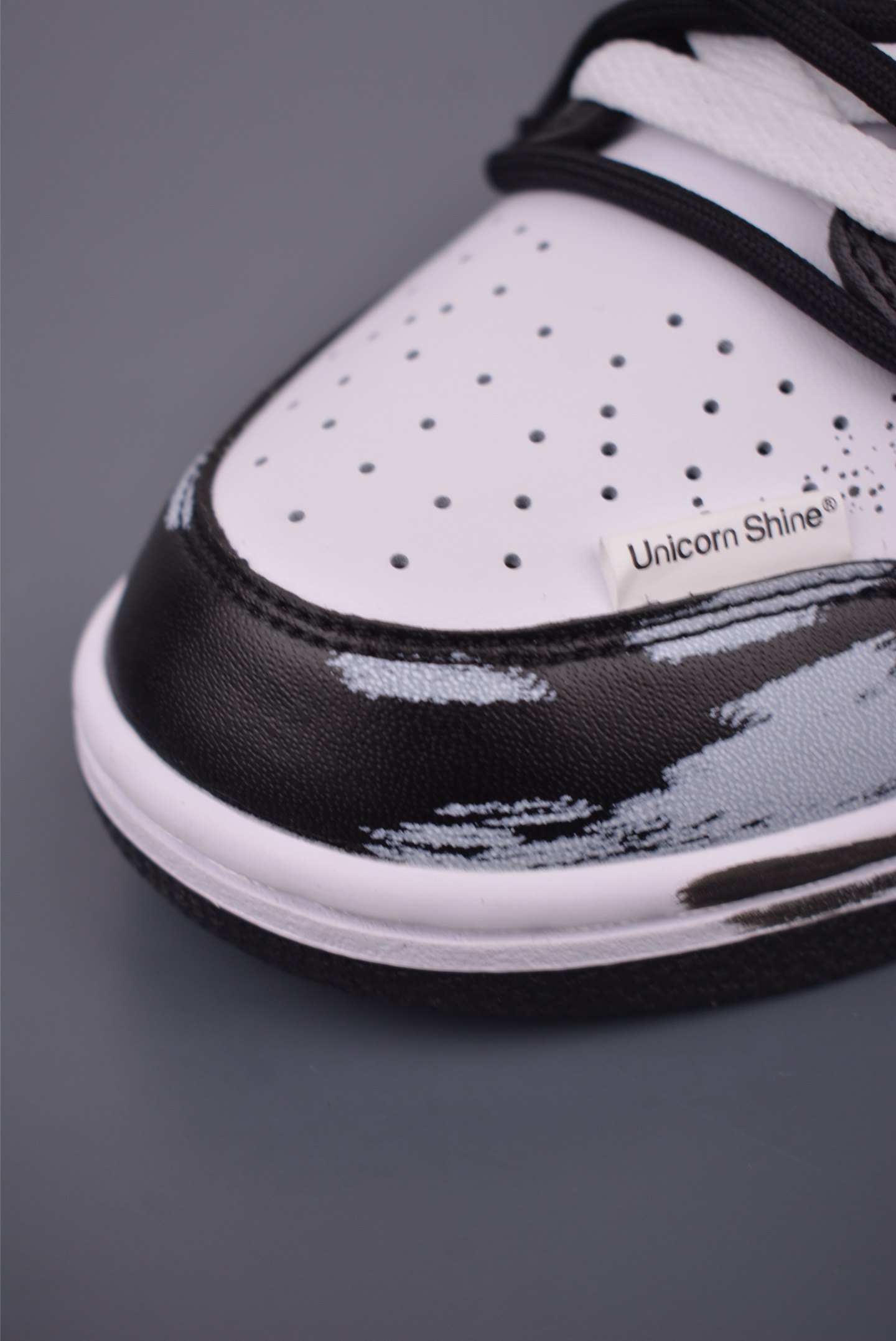 Nike SB Dunk Low Unicorn Shine Sneakers Deconstructed Lace-Up 6 i1759623194942 7061 0 5