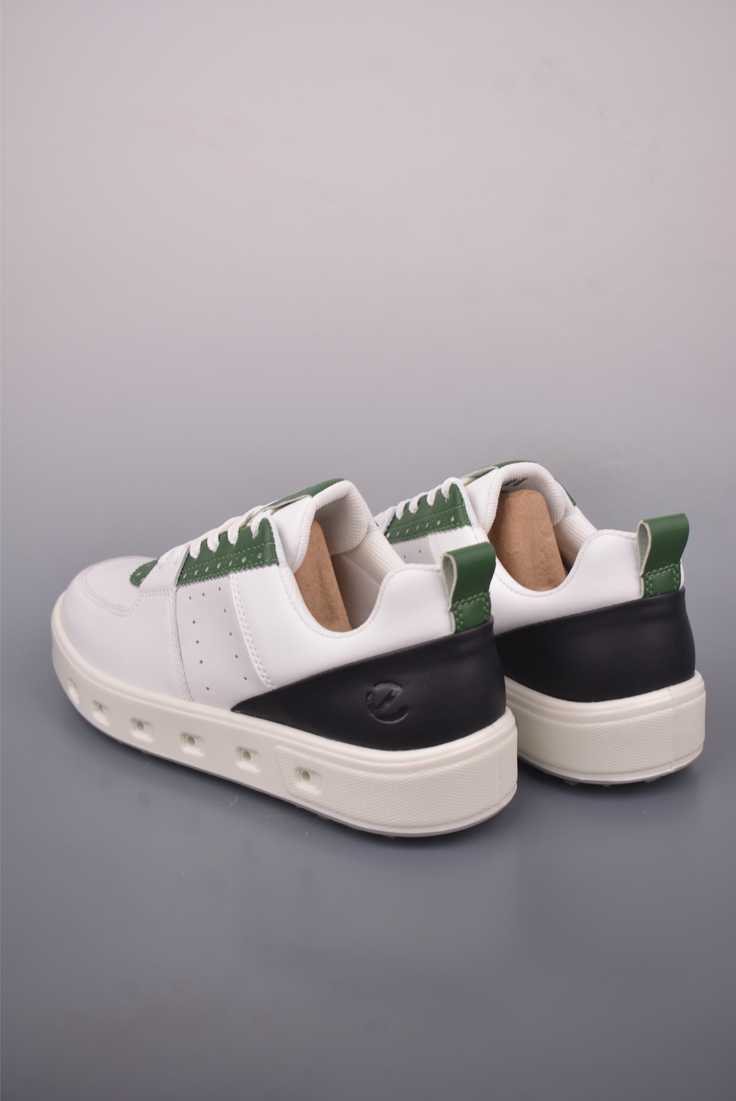 Ecco Men's Biom Lightweight Leather Sneakers - White & Green, Sizes 39-44 3 i1759624455634 6357 0 1