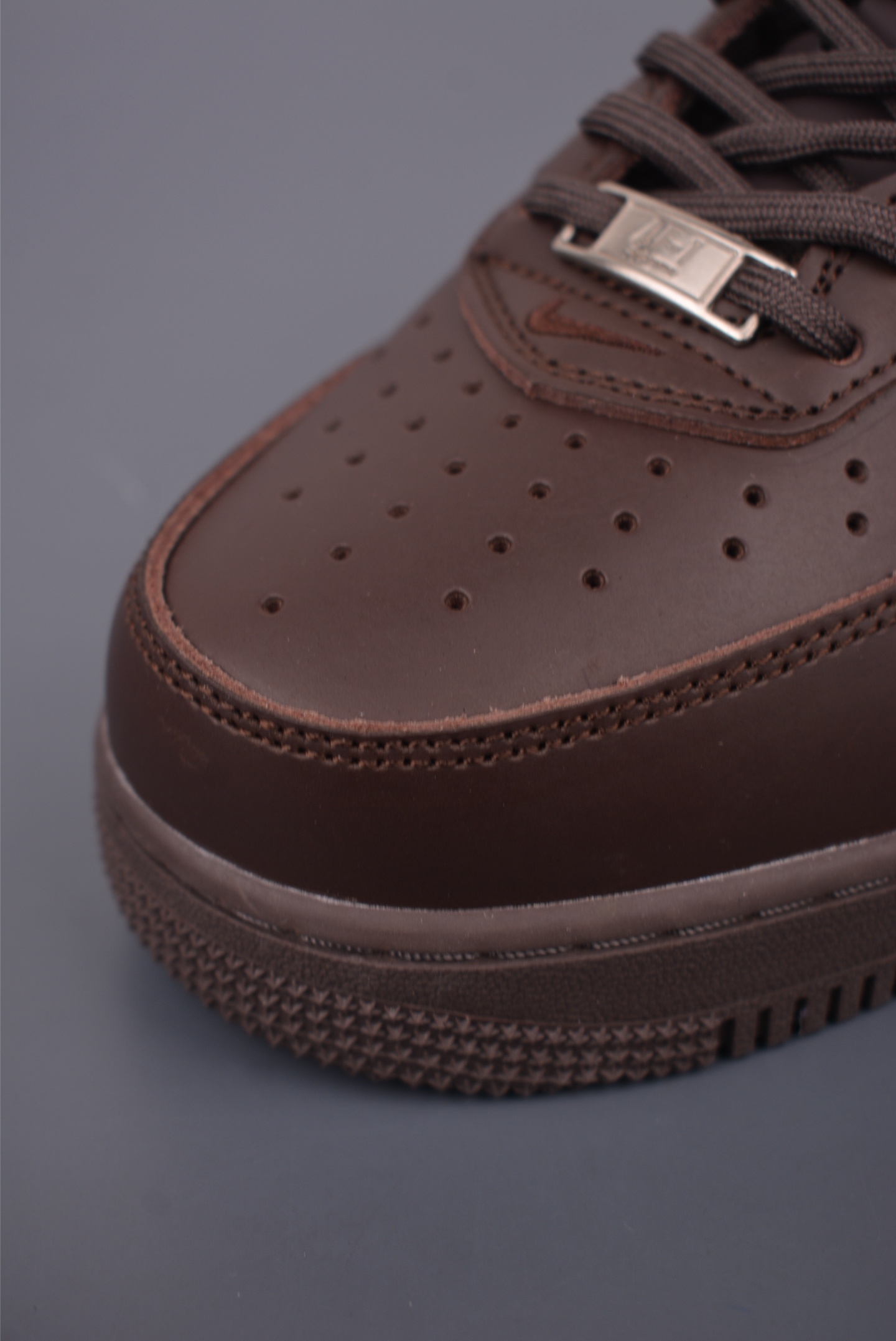 Nike Air Force 1 Low Brown Leather Sneakers with Supreme Detail -CU9225 7 i1759624816413 7766 0 5