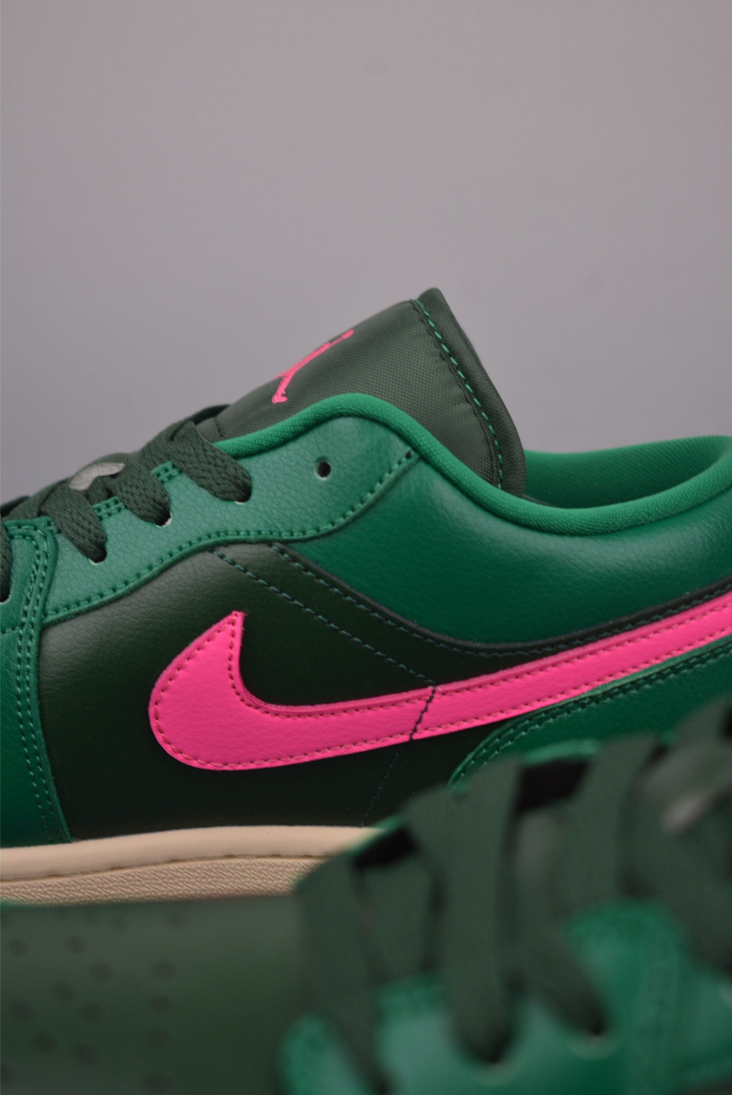 Air Jordan 1 Low Green/Pink Casual Sneakers, Leather Upper, Comfortable Fit 9 i1759705652552 1304 0 7