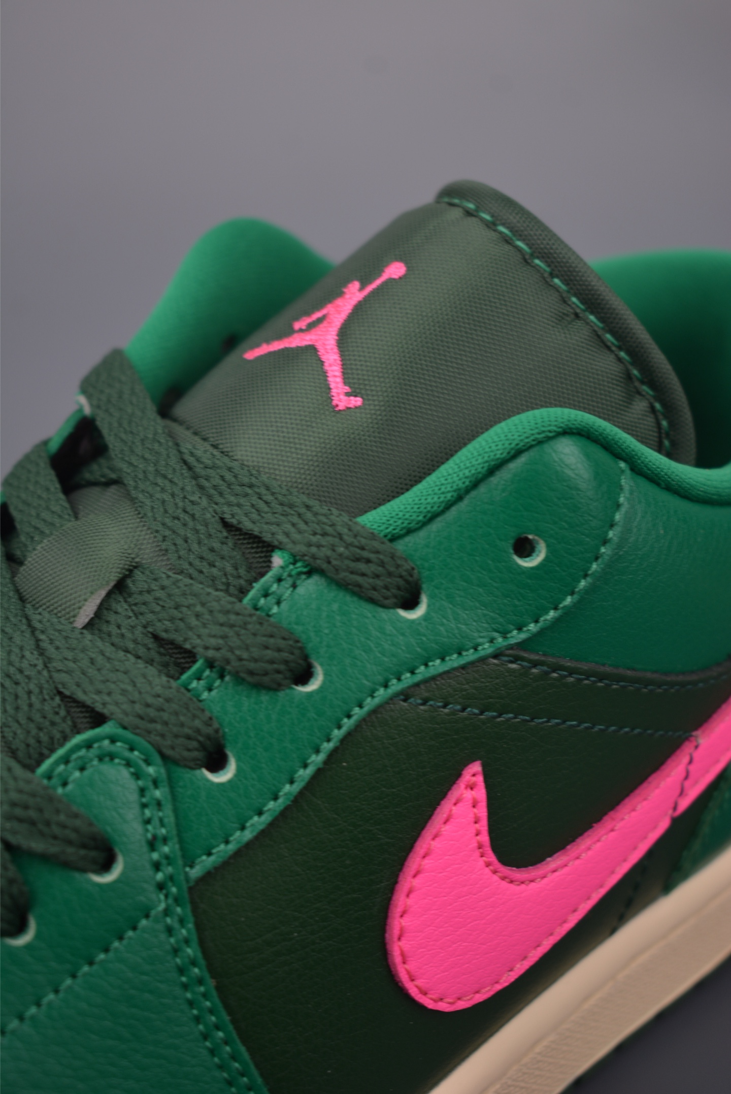Air Jordan 1 Low Green/Pink Casual Sneakers, Leather Upper, Comfortable Fit 8 i1759705654144 8507 0 6