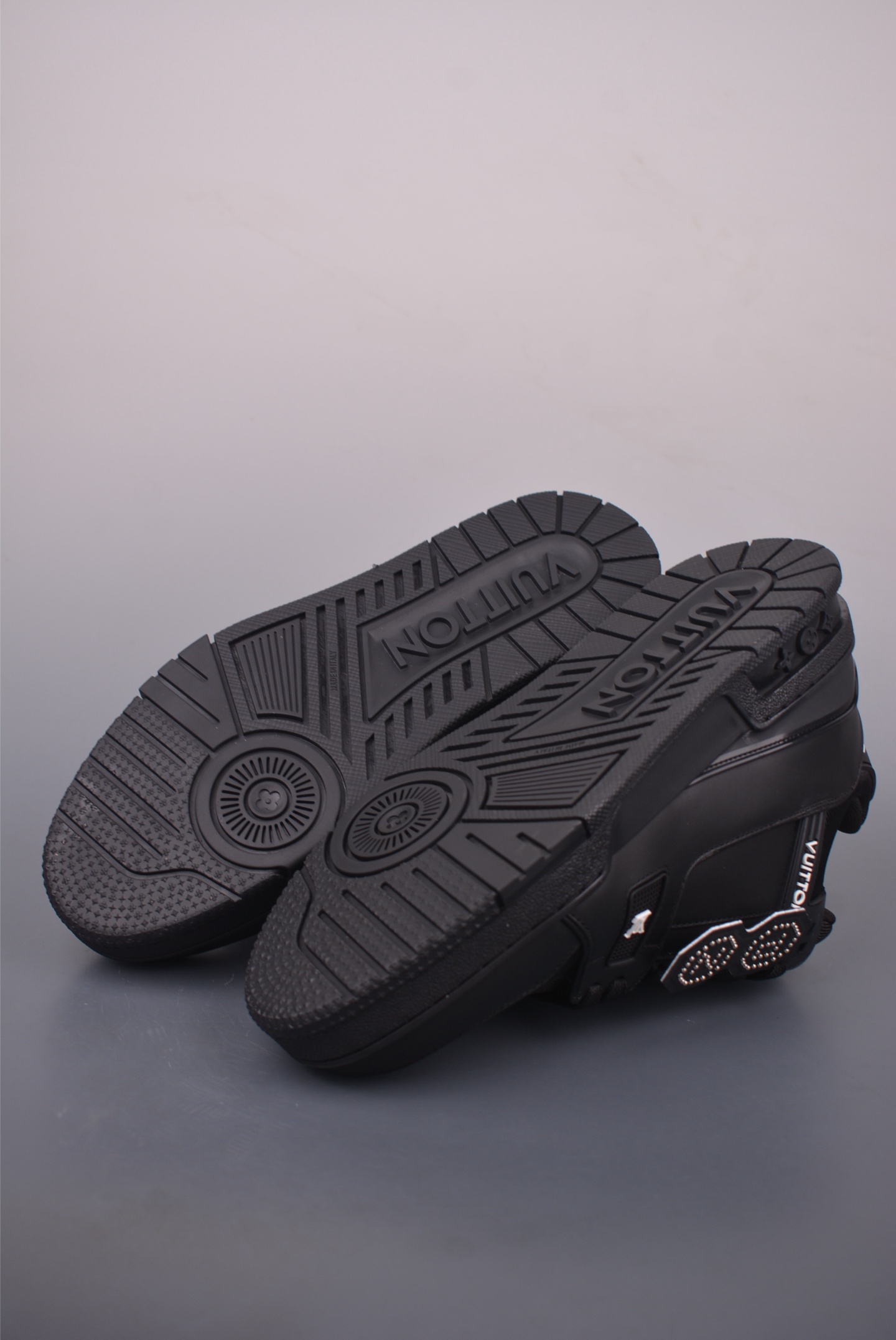 Louis Vuitton Trainer Sneaker - Limited Edition, Premium Leather, Comfortable Fit 3 i1759706545797 9282 0 2
