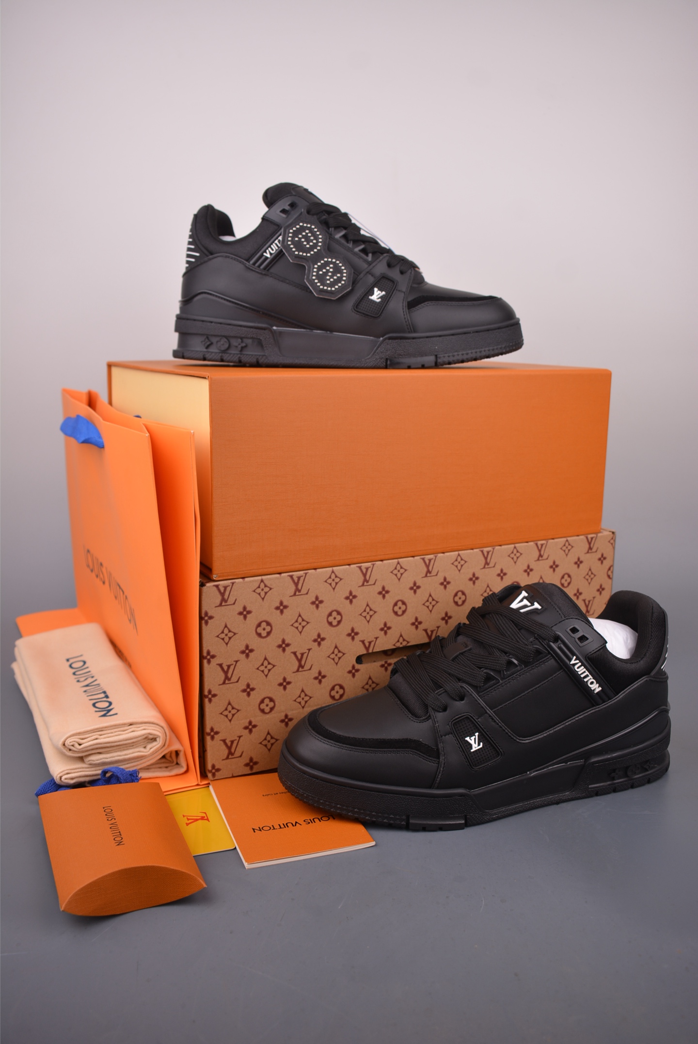 Louis Vuitton Trainer Sneaker - Limited Edition, Premium Leather, Comfortable Fit 5 i1759706548615 5451 0 4