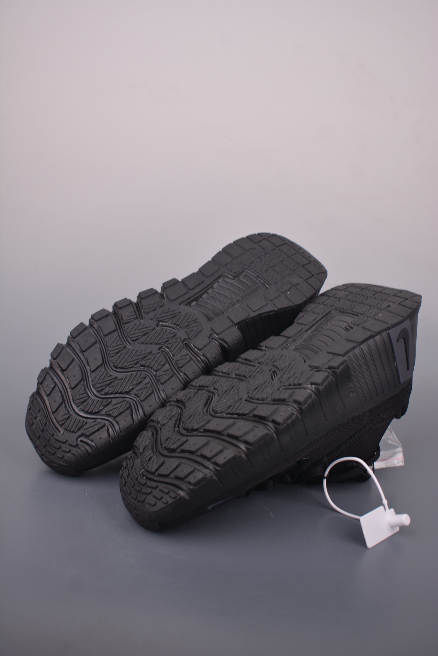 Nike Free Metcon 6 Training Shoes - Breathable, Cushioned, and Low-Profile 4 i1759869827254 1876 0 2