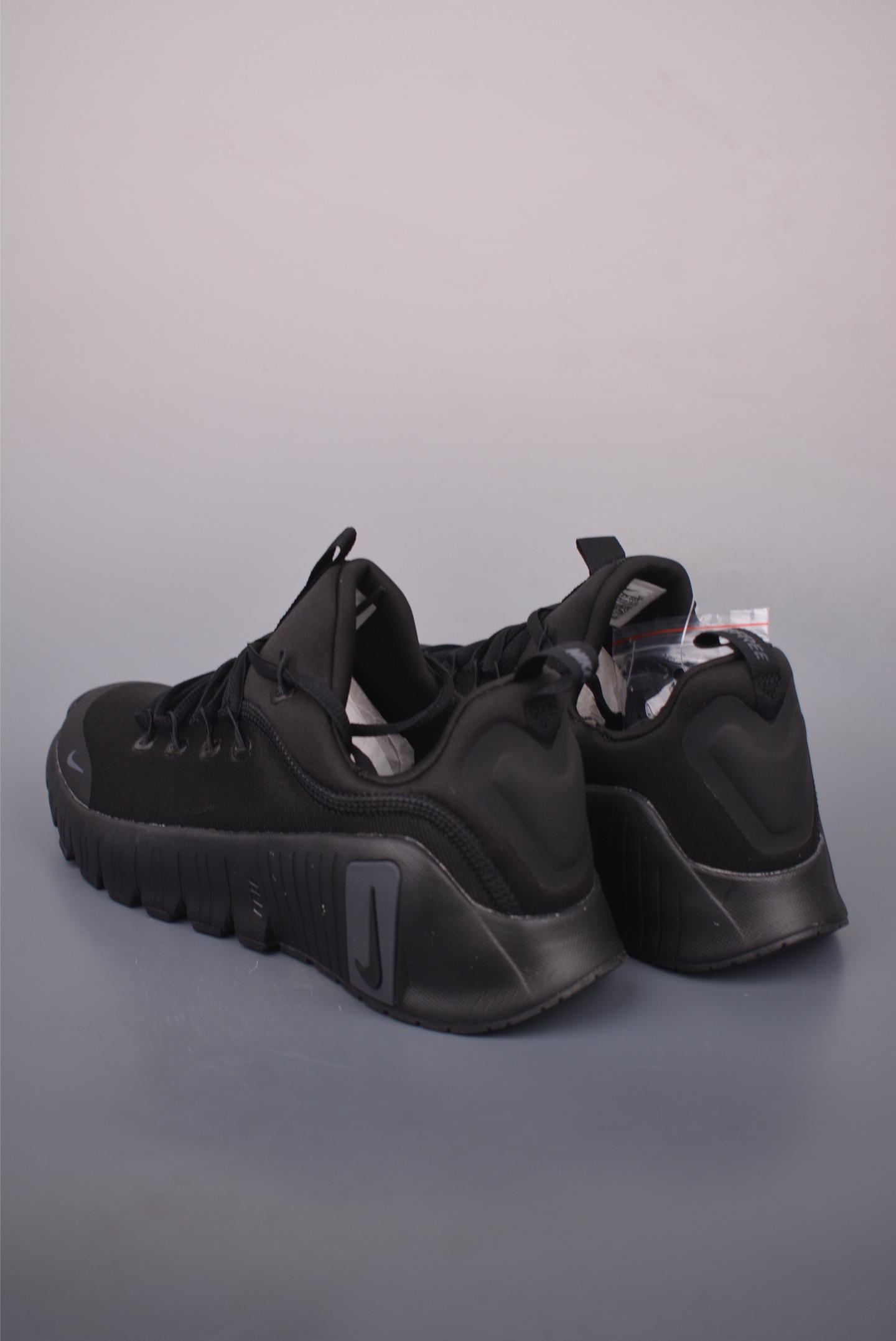 Nike Free Metcon 6 Training Shoes - Breathable, Cushioned, and Low-Profile 3 i1759869833333 4224 0 1