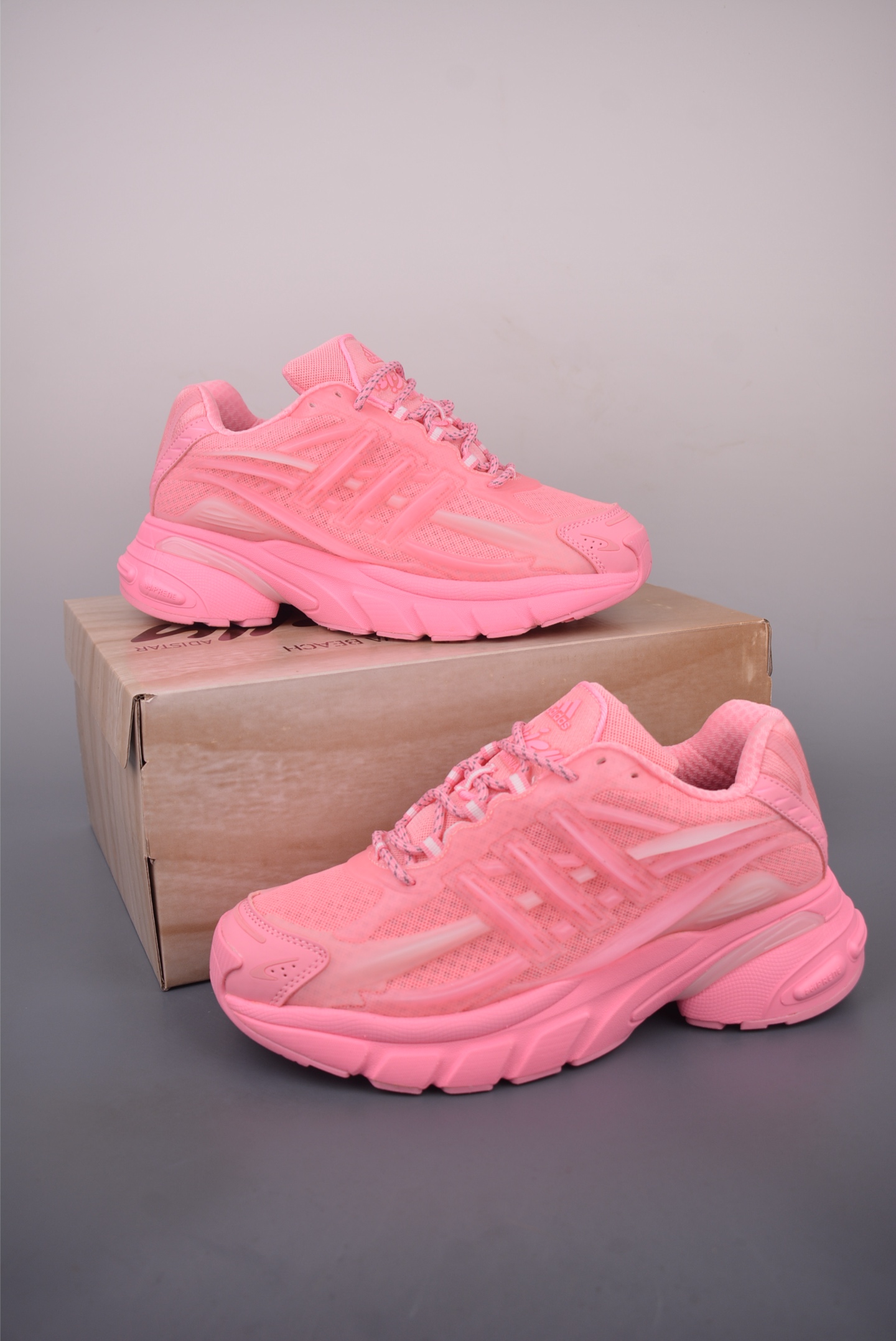 300 Pharrell x adidas Adistar Jellyfish 低帮复古风老爹鞋 JP9274