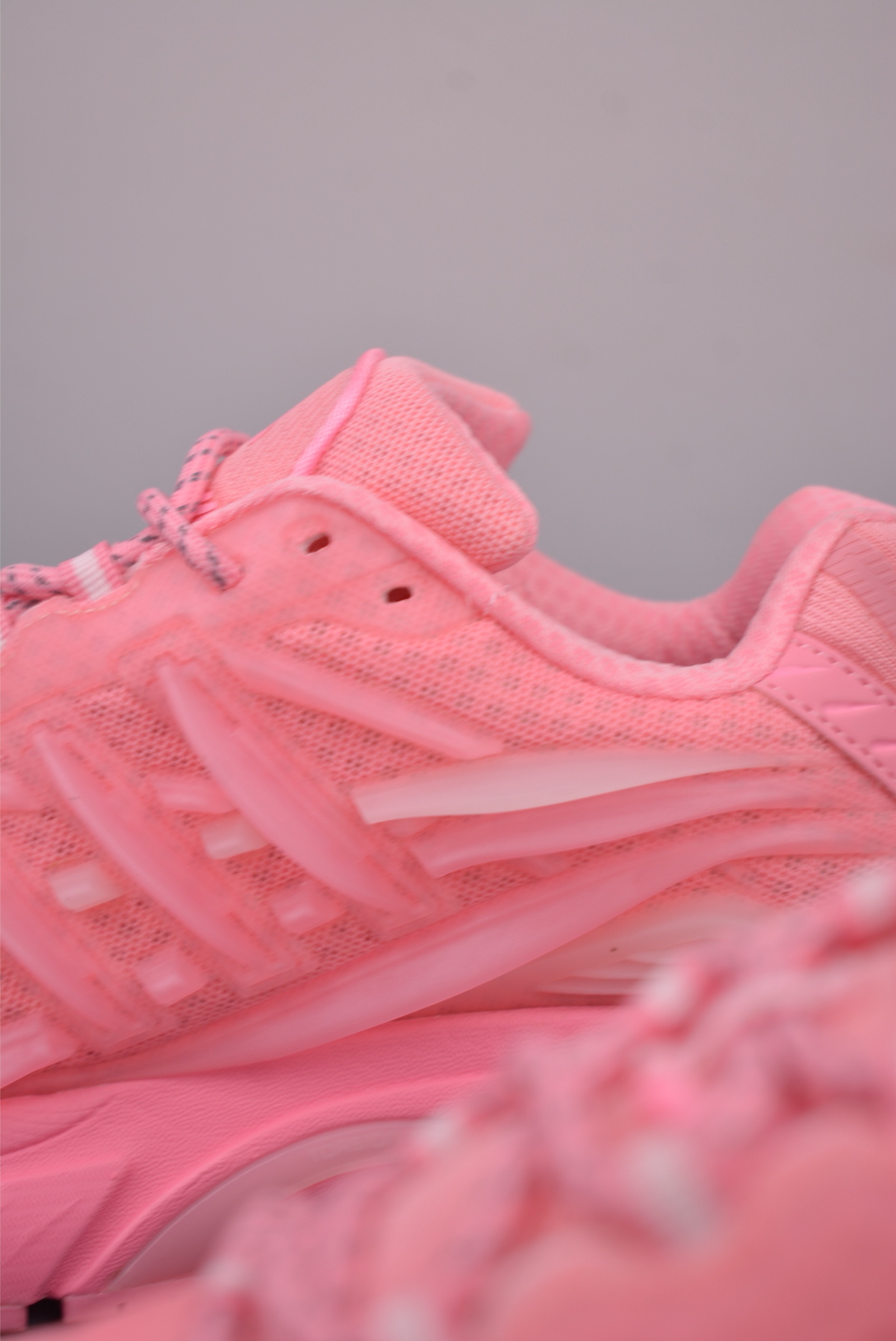 300 Pharrell x adidas Adistar Jellyfish 低帮复古风老爹鞋 JP9274