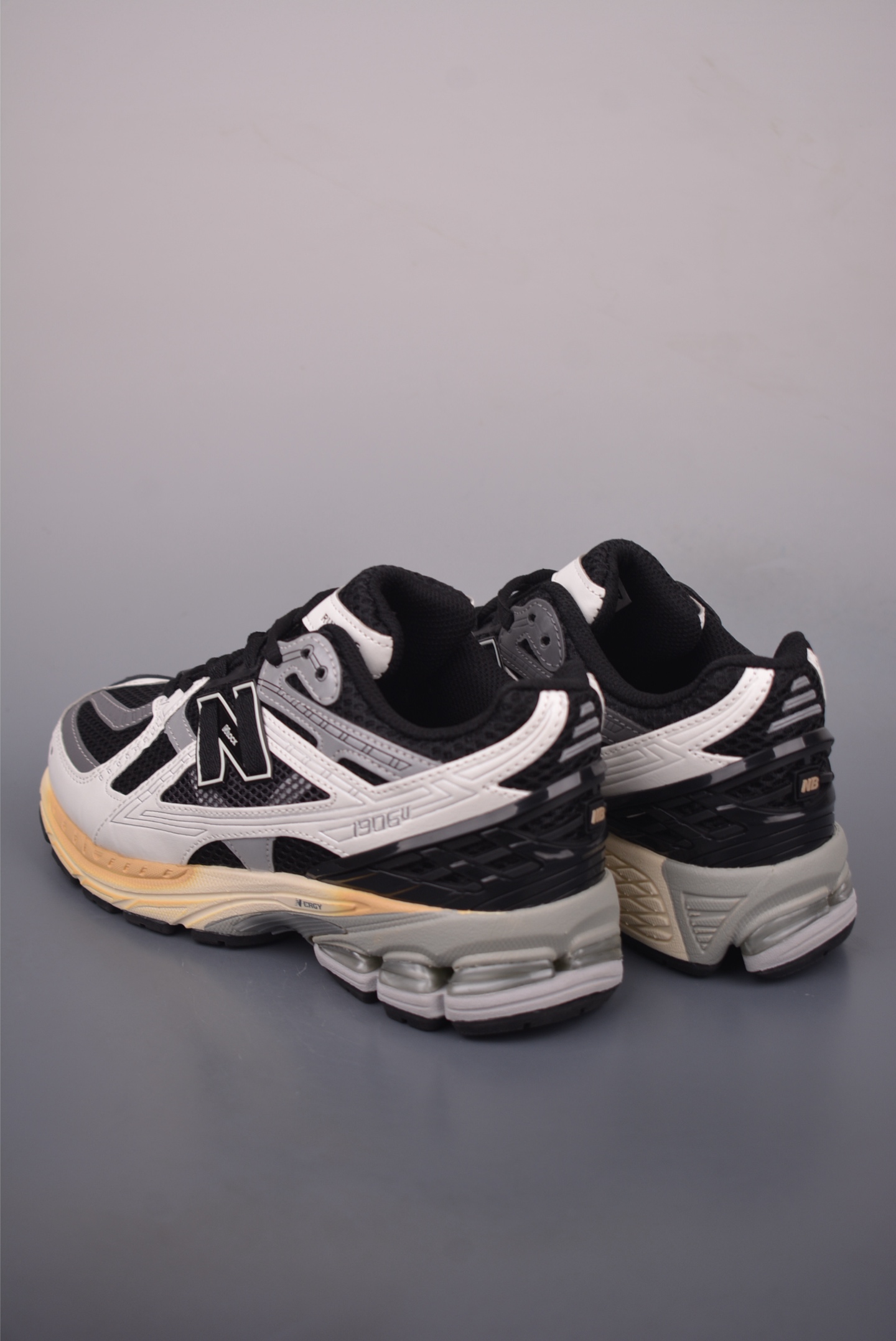 New Balance M1906R Retro Sneakers - Premium Comfort and Style 2 i1759873535720 826 0 1