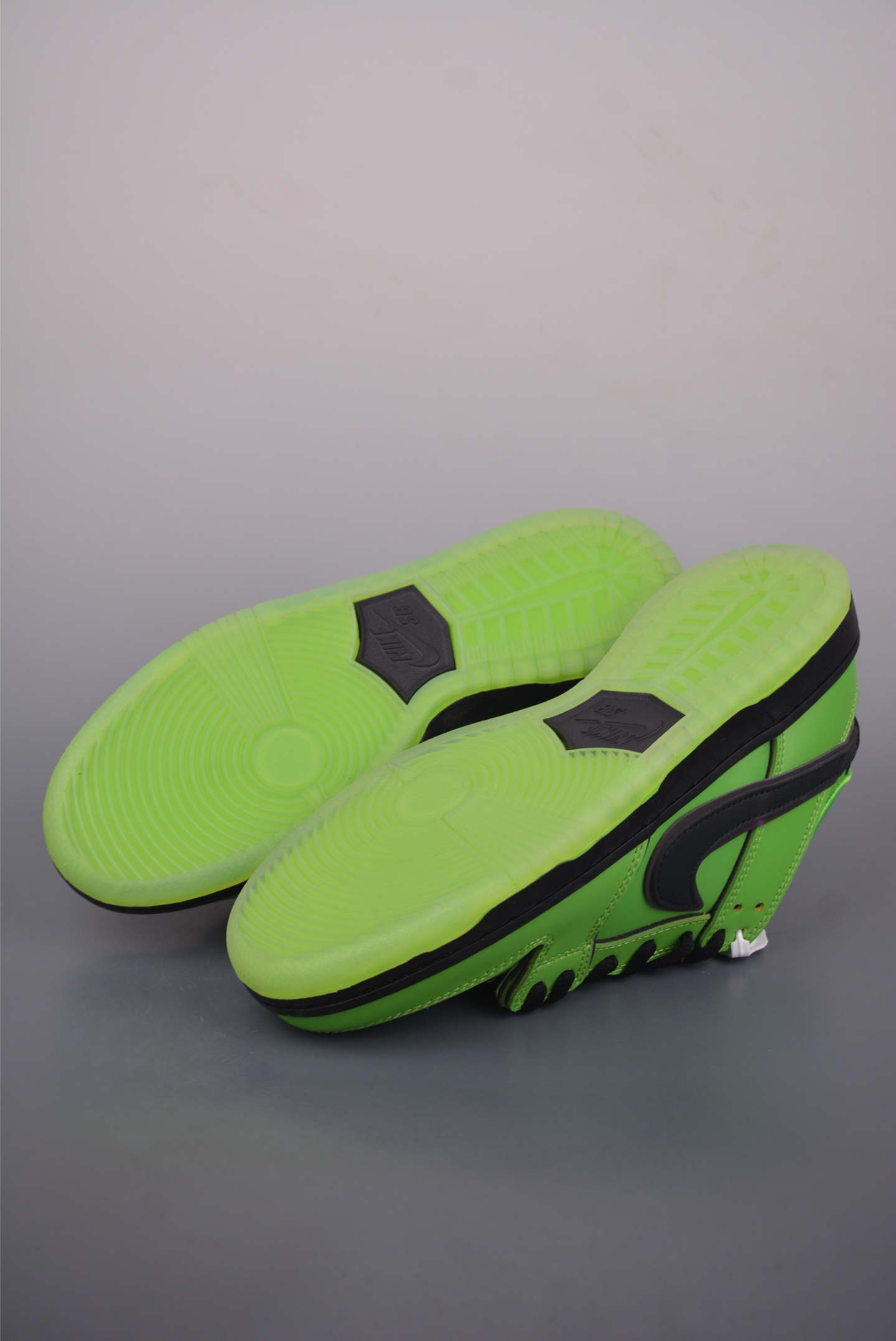 220 Nike SB Dunk Low 小女警 FZ8319-300