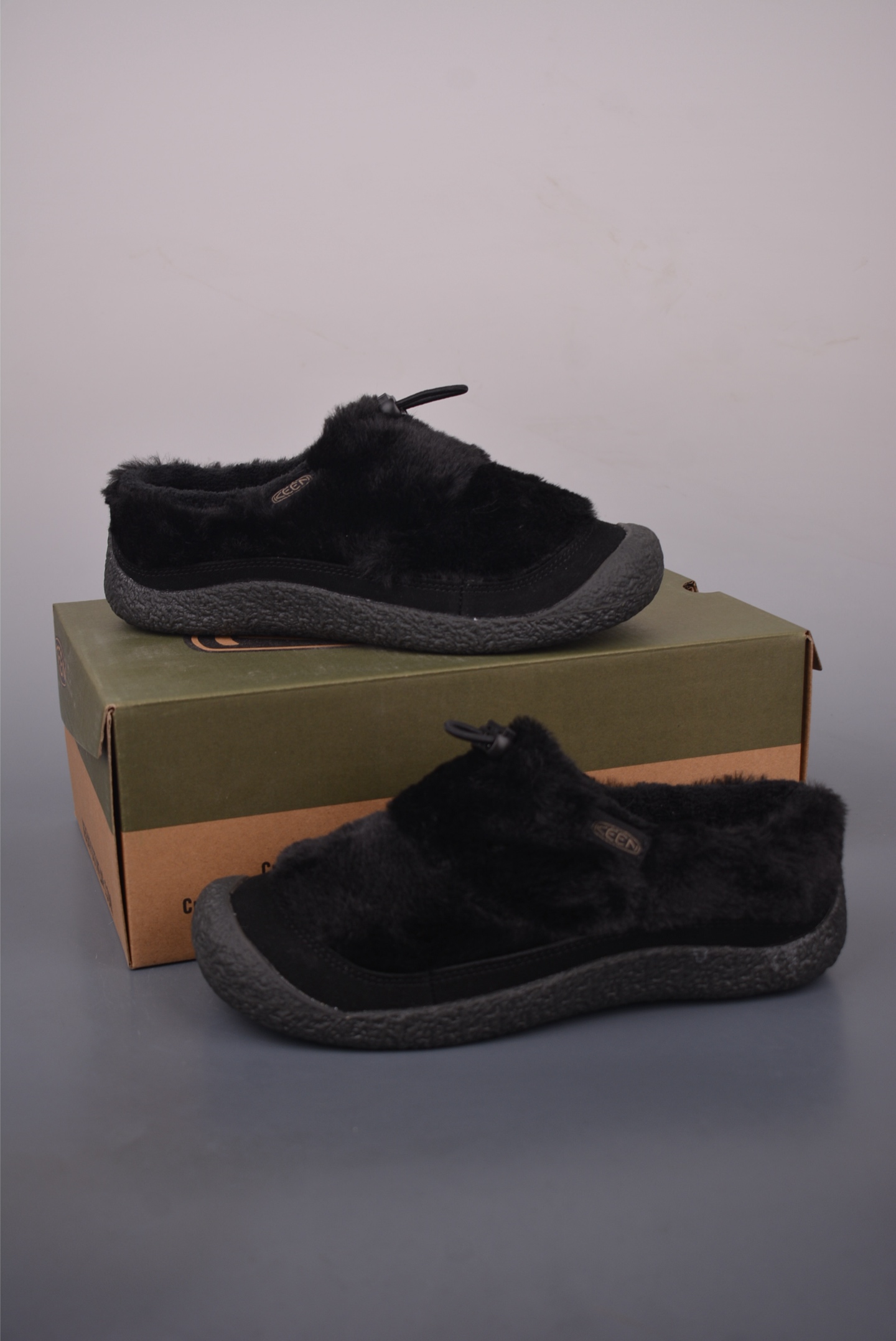 KEEN Howser III Slide Women's Cozy Plush Faux Fur Slip-On Slippers 5 i1759874563505 9159 0 4