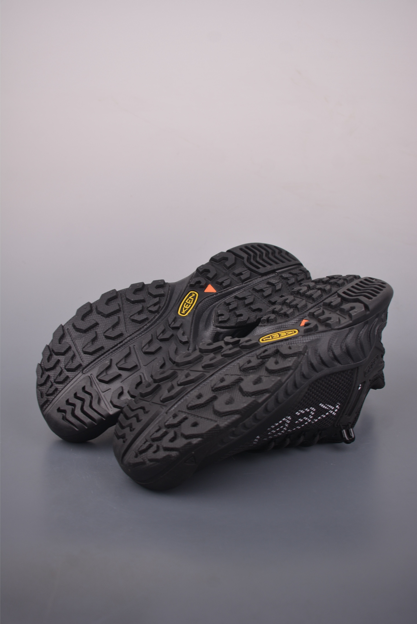 190 KEEN科恩 NXIS EVO WP 户外运动低帮防水透气徒步鞋 1030062