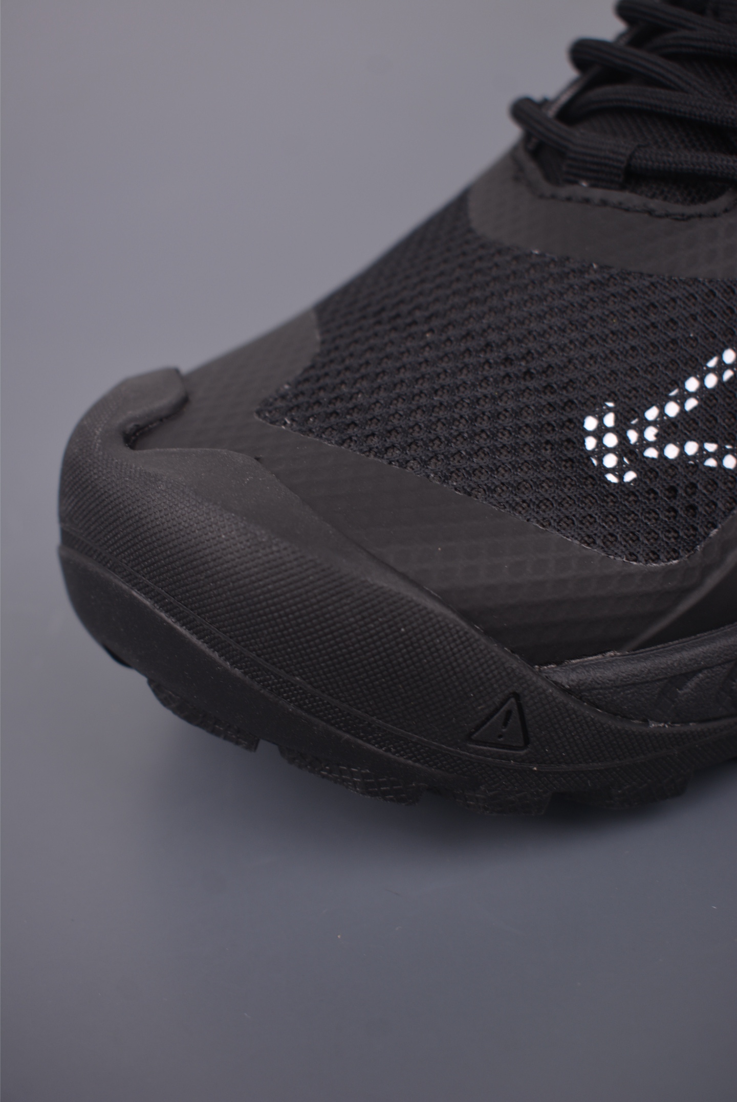 190 KEEN科恩 NXIS EVO WP 户外运动低帮防水透气徒步鞋 1030062