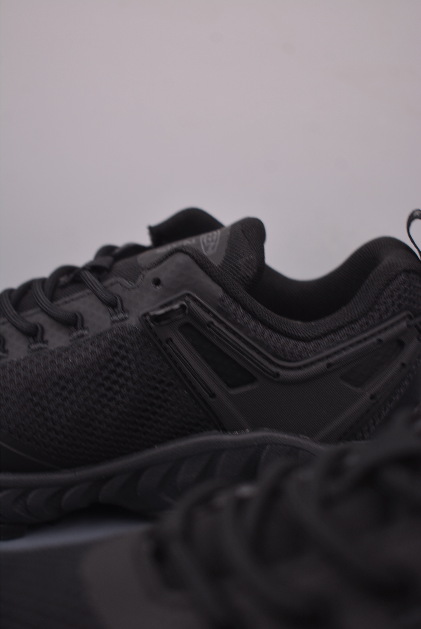 190 KEEN科恩 NXIS EVO WP 户外运动低帮防水透气徒步鞋 1030062