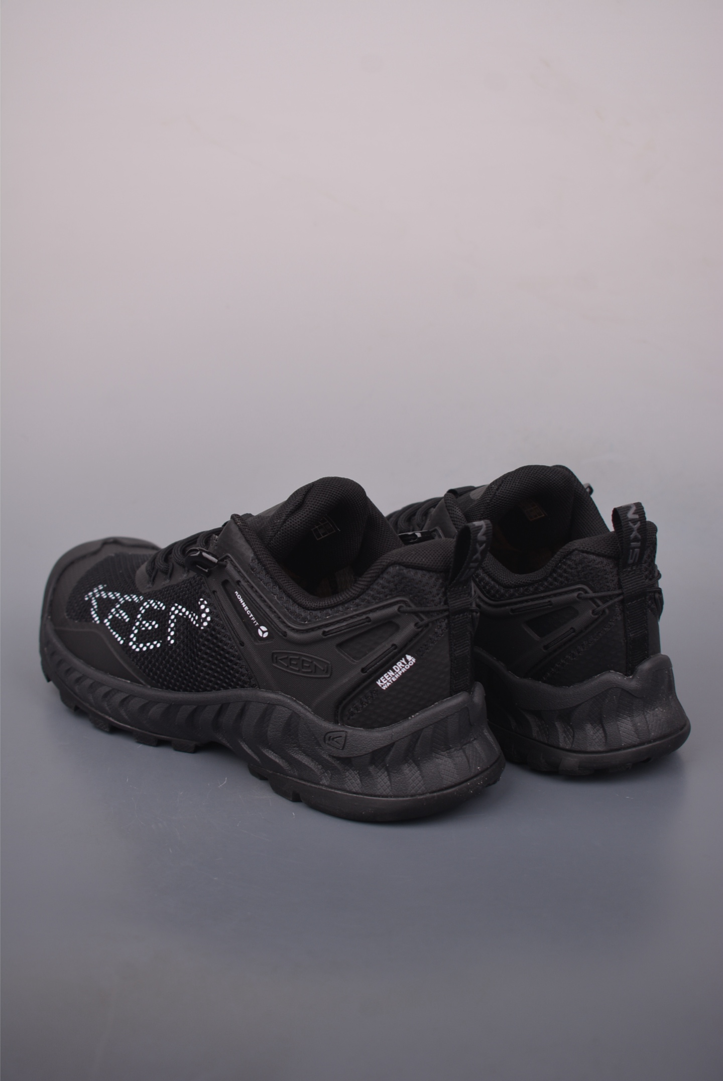 190 KEEN科恩 NXIS EVO WP 户外运动低帮防水透气徒步鞋 1030062