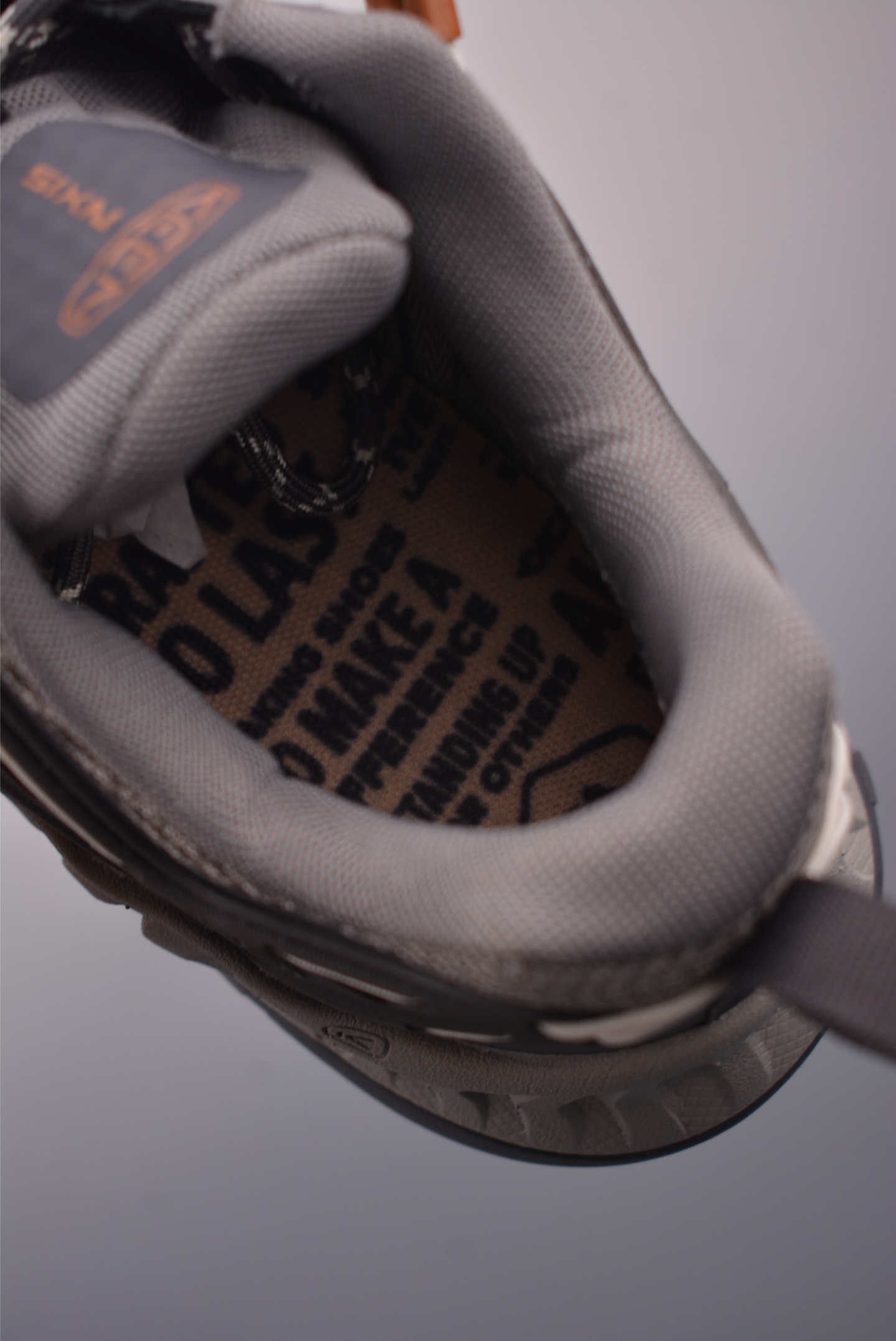 190 KEEN科恩 NXIS EVO WP 户外运动低帮防水透气徒步鞋 1025910