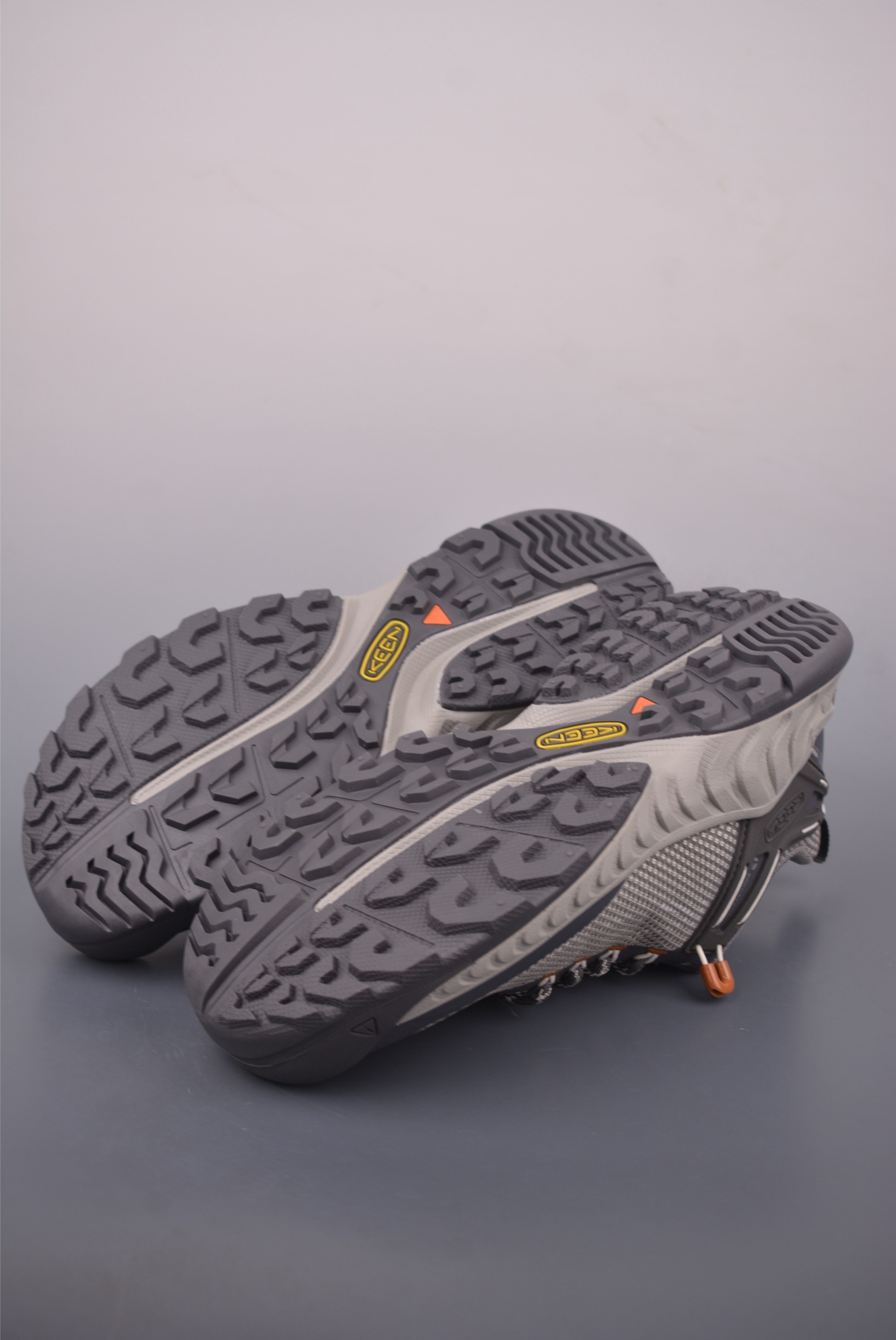 190 KEEN科恩 NXIS EVO WP 户外运动低帮防水透气徒步鞋 1025910