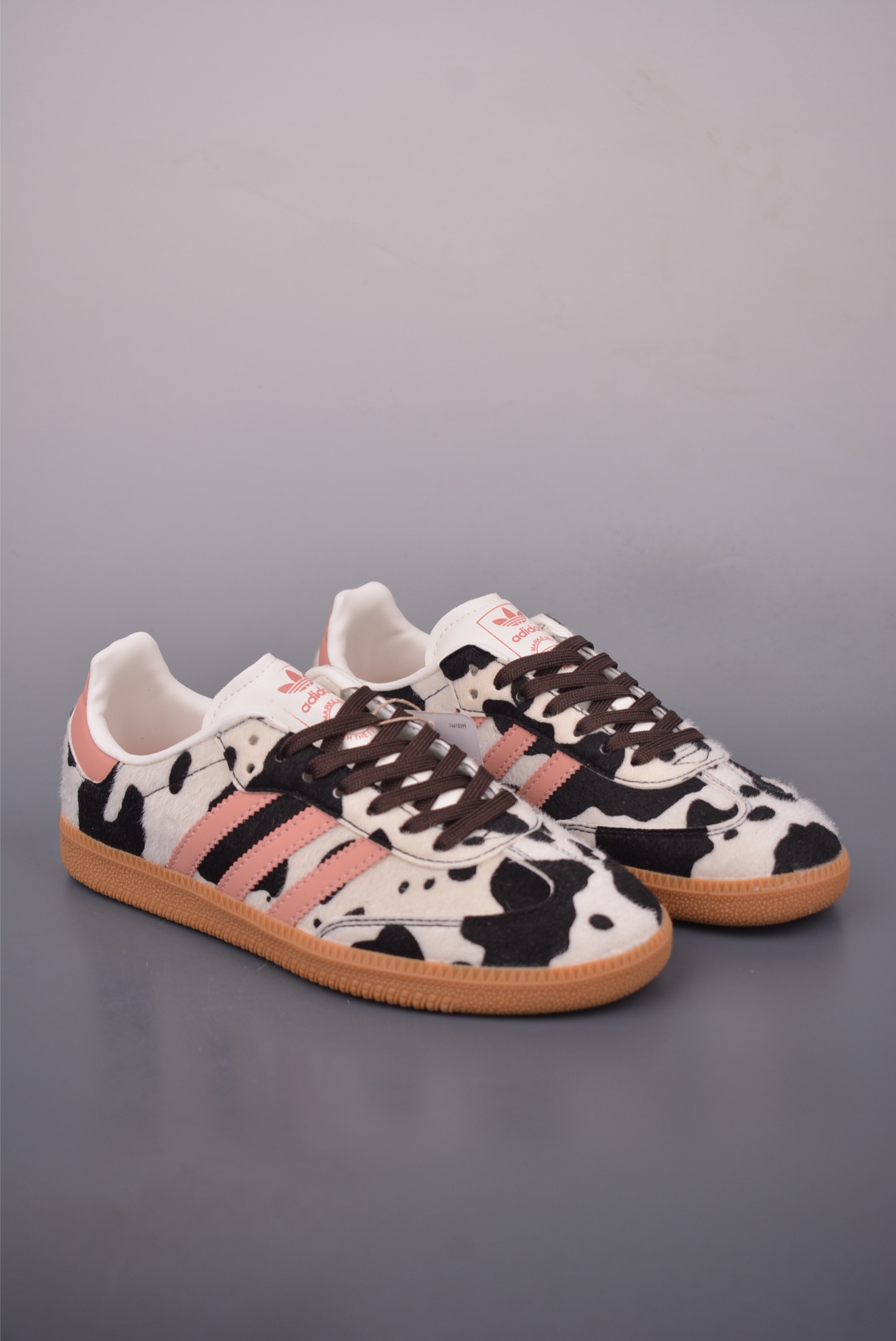 Adidas Samba OG W Casual Sneakers - Iconic Style with a Unique Cow Print