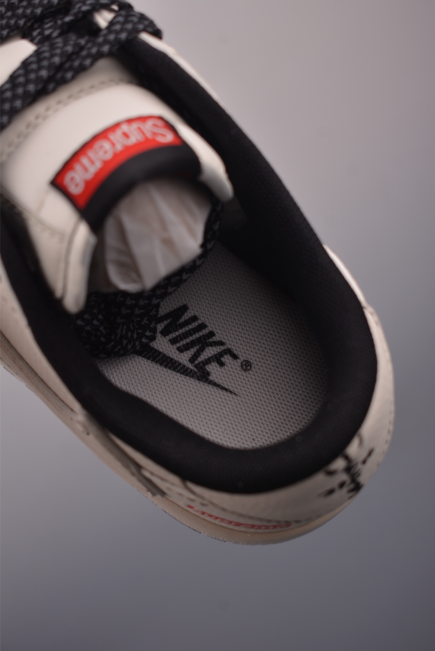 Fragment Travis Scott Supreme Air Jordan 1 Low Collab Sneakers 10 i1759966576160 8088 0 8