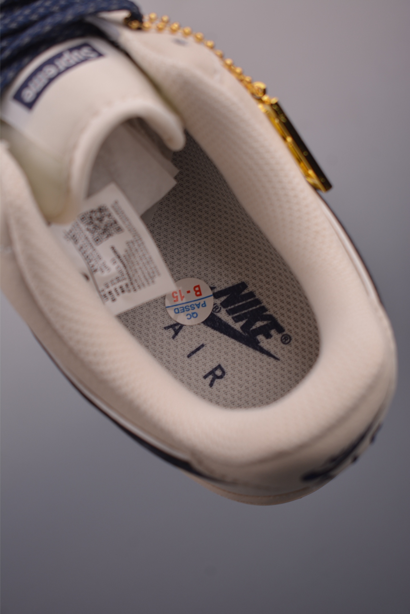 Nike Air Force 1 Low Supreme Collaboration - Premium Comfort & Style 9 i1759966771571 1346 0 8